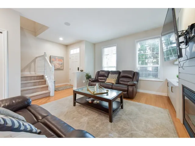 18043 70 AVENUE, Surrey 4