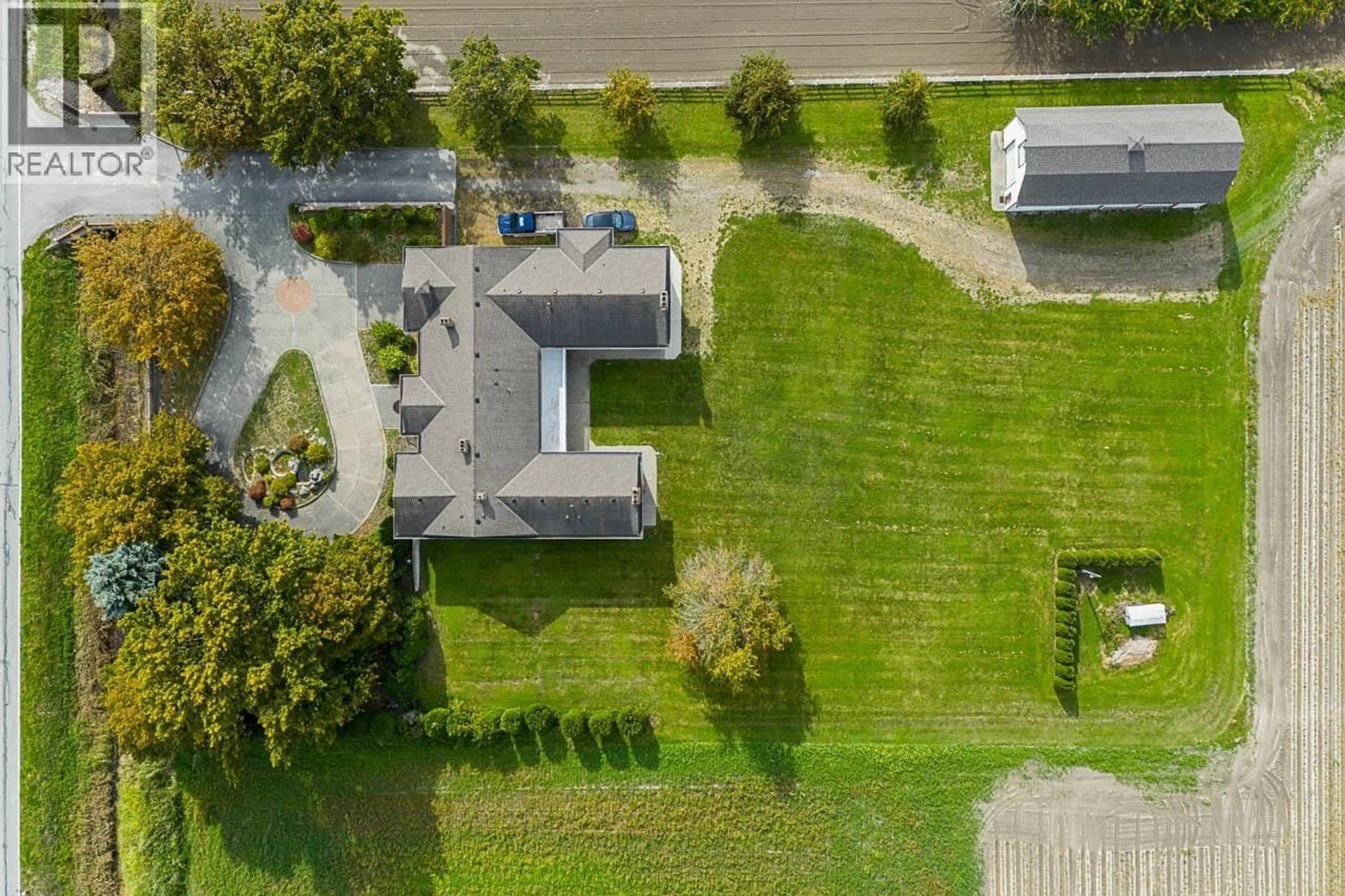 A pic from outside/outdoor area/front of a property/back of a property/a pic from drone, street for 11871 NO. 3 ROAD, Richmond British Columbia V7A1X3