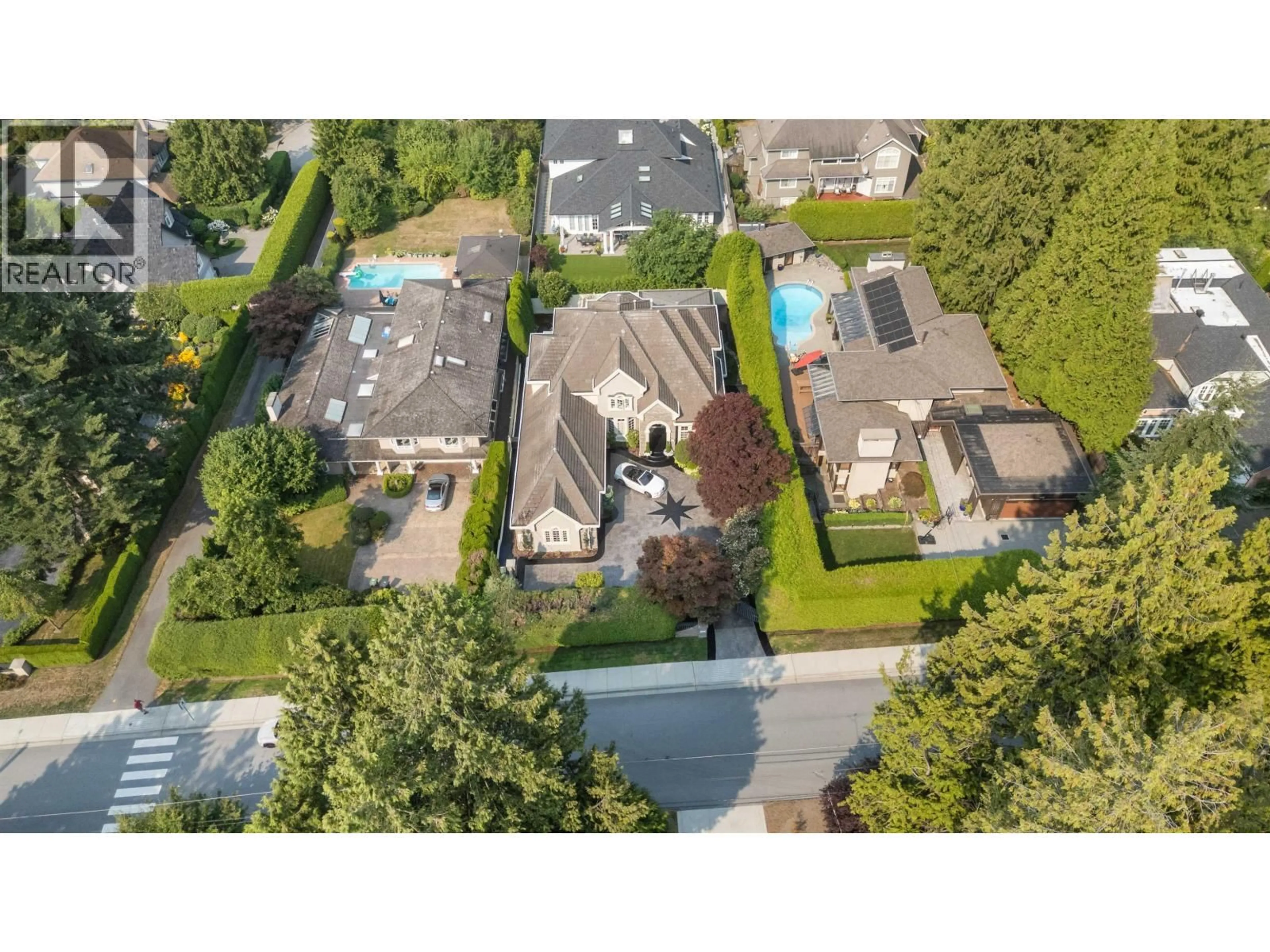 A pic from outside/outdoor area/front of a property/back of a property/a pic from drone, street for 414 WALKER STREET, Coquitlam British Columbia V3K4E3