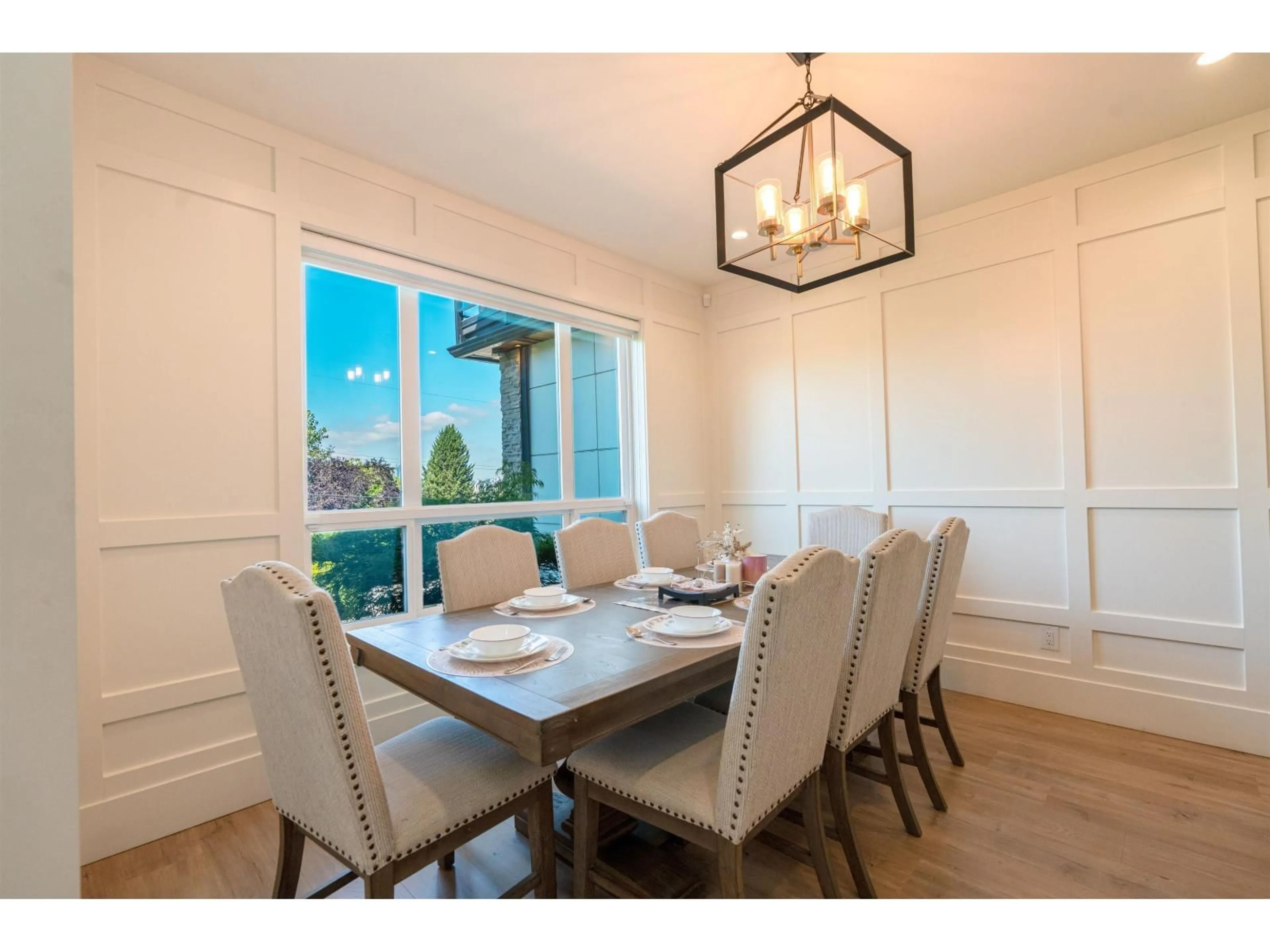 Dining room, wood/laminate floor for 10362 125 STREET, Surrey British Columbia V3V4Y7