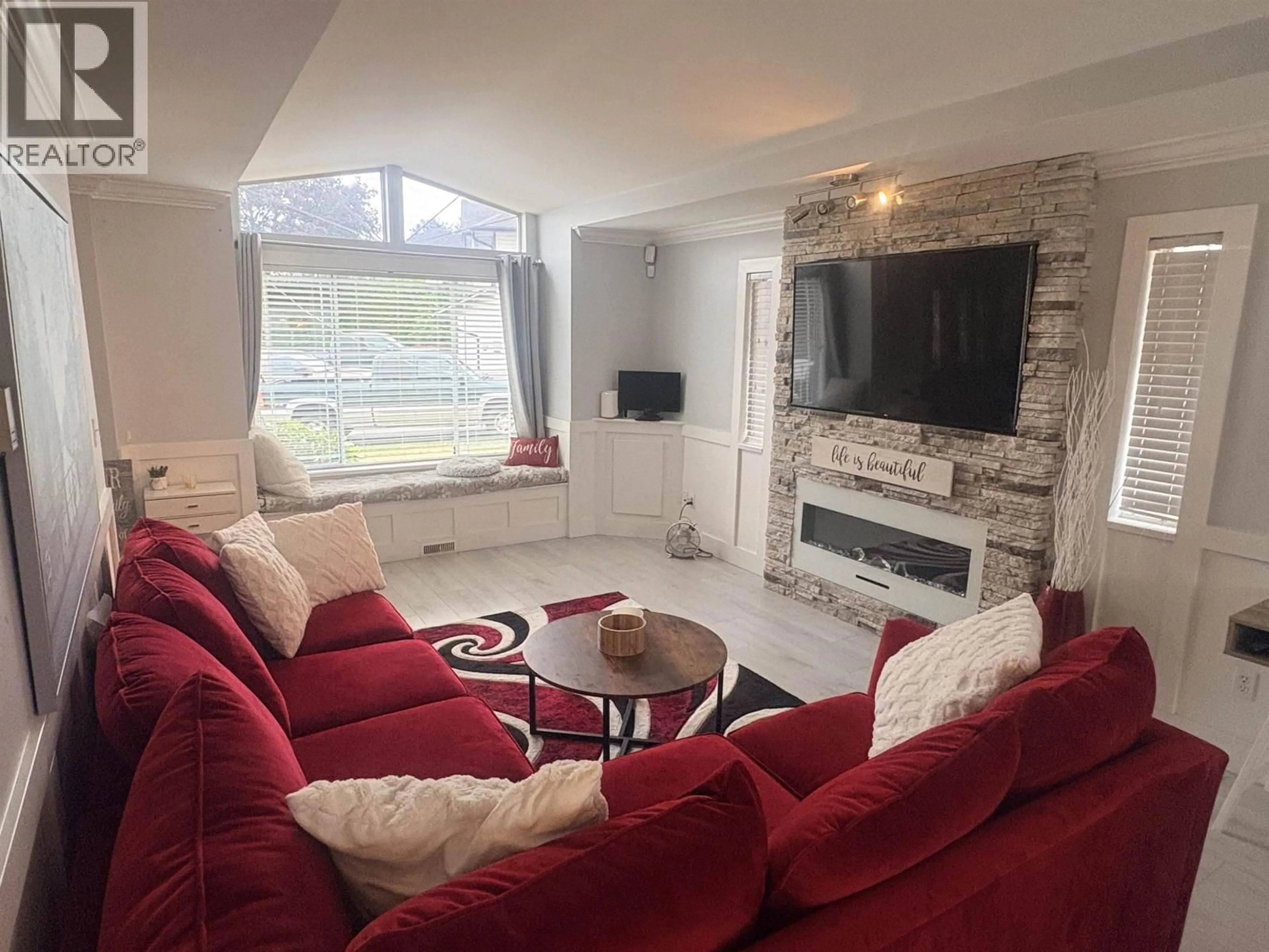 Living room with furniture, unknown for 23017 122A AVENUE, Maple Ridge British Columbia V2X0X3