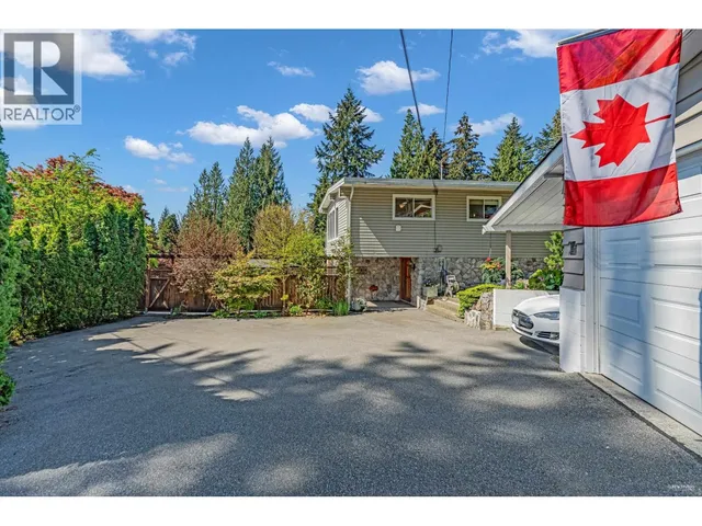 4323 VALENCIA AVENUE, North Vancouver 3