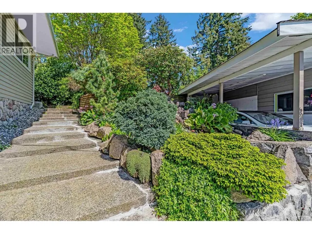 4323 VALENCIA AVENUE, North Vancouver 5