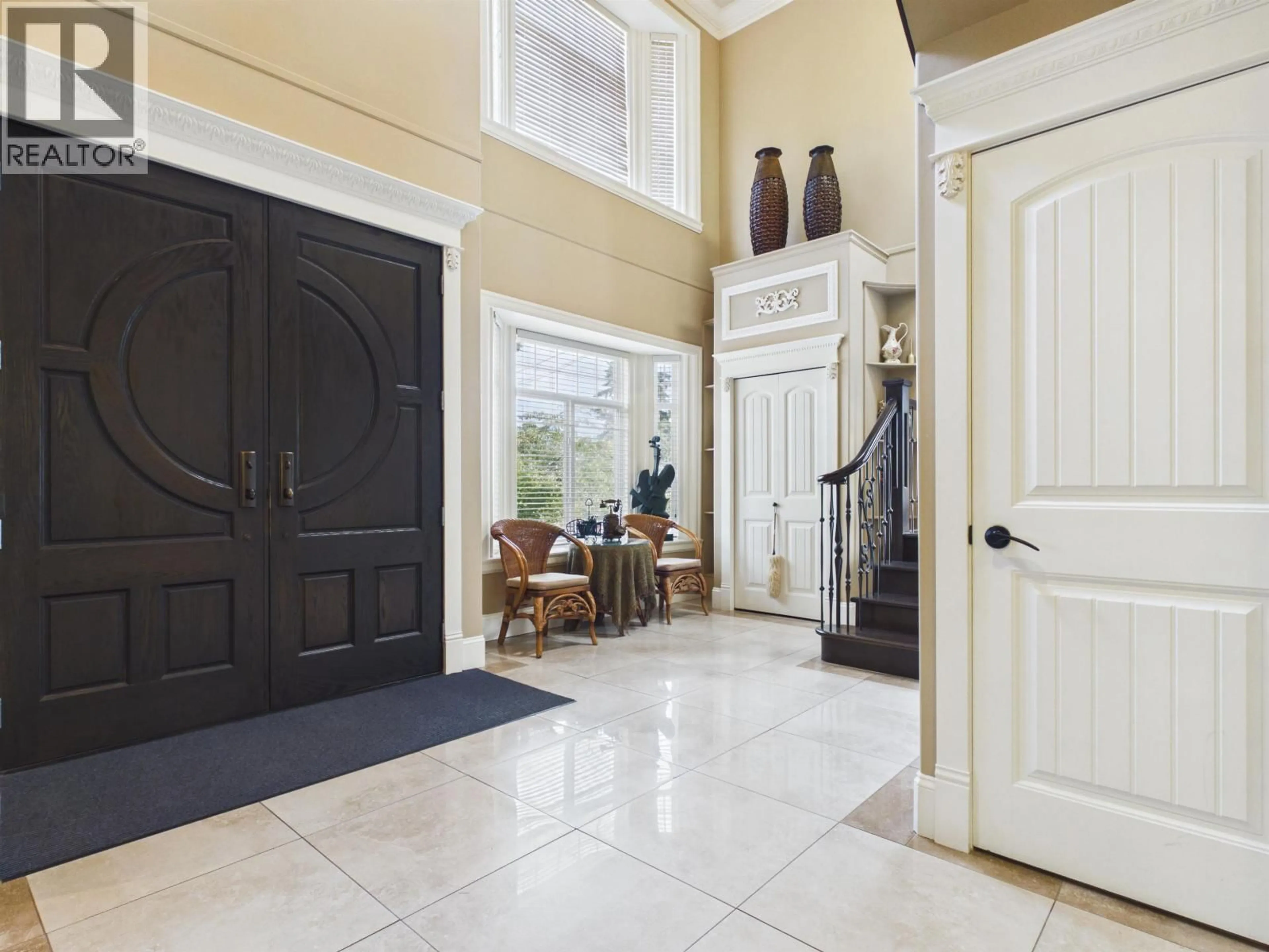 Indoor entryway for 7649 SUSSEX AVENUE, Burnaby British Columbia V5J3V9