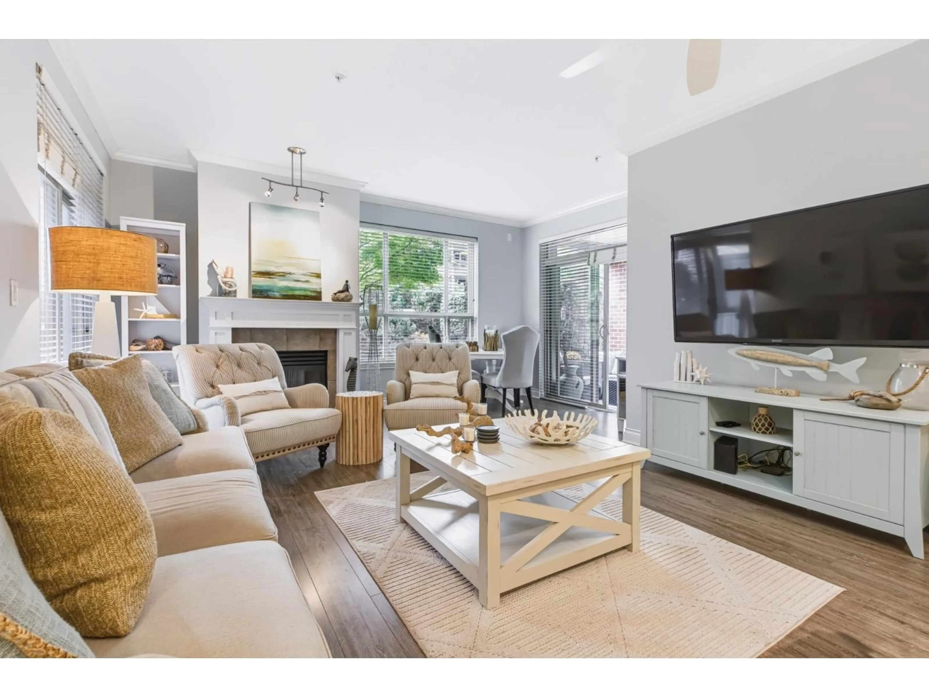 Living room with furniture, unknown for 110 - 15357 17A AVENUE, Surrey British Columbia V4A1V4
