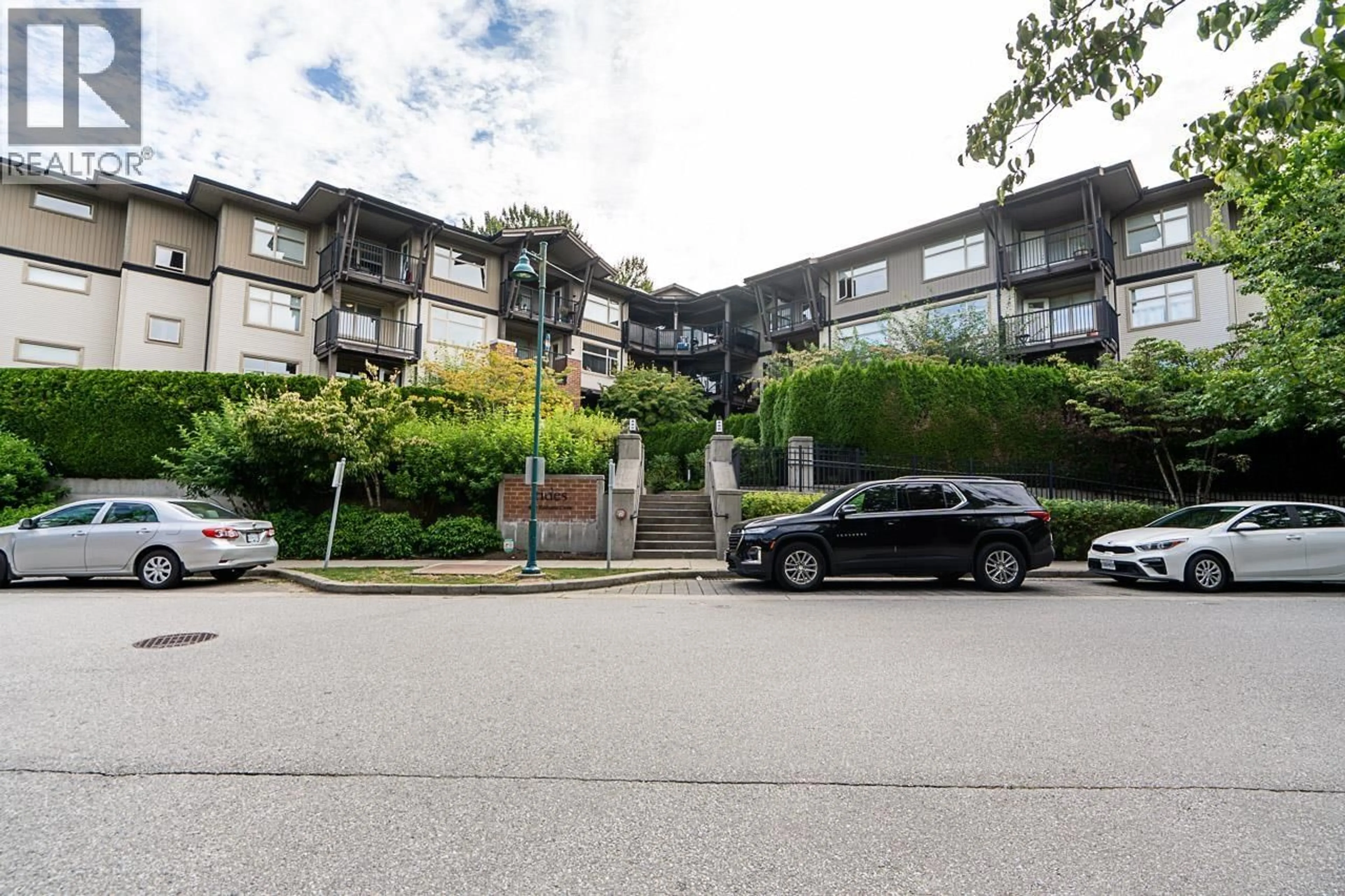 Patio, unknown for 213 - 400 KLAHANIE DRIVE, Port Moody British Columbia V3B3H7
