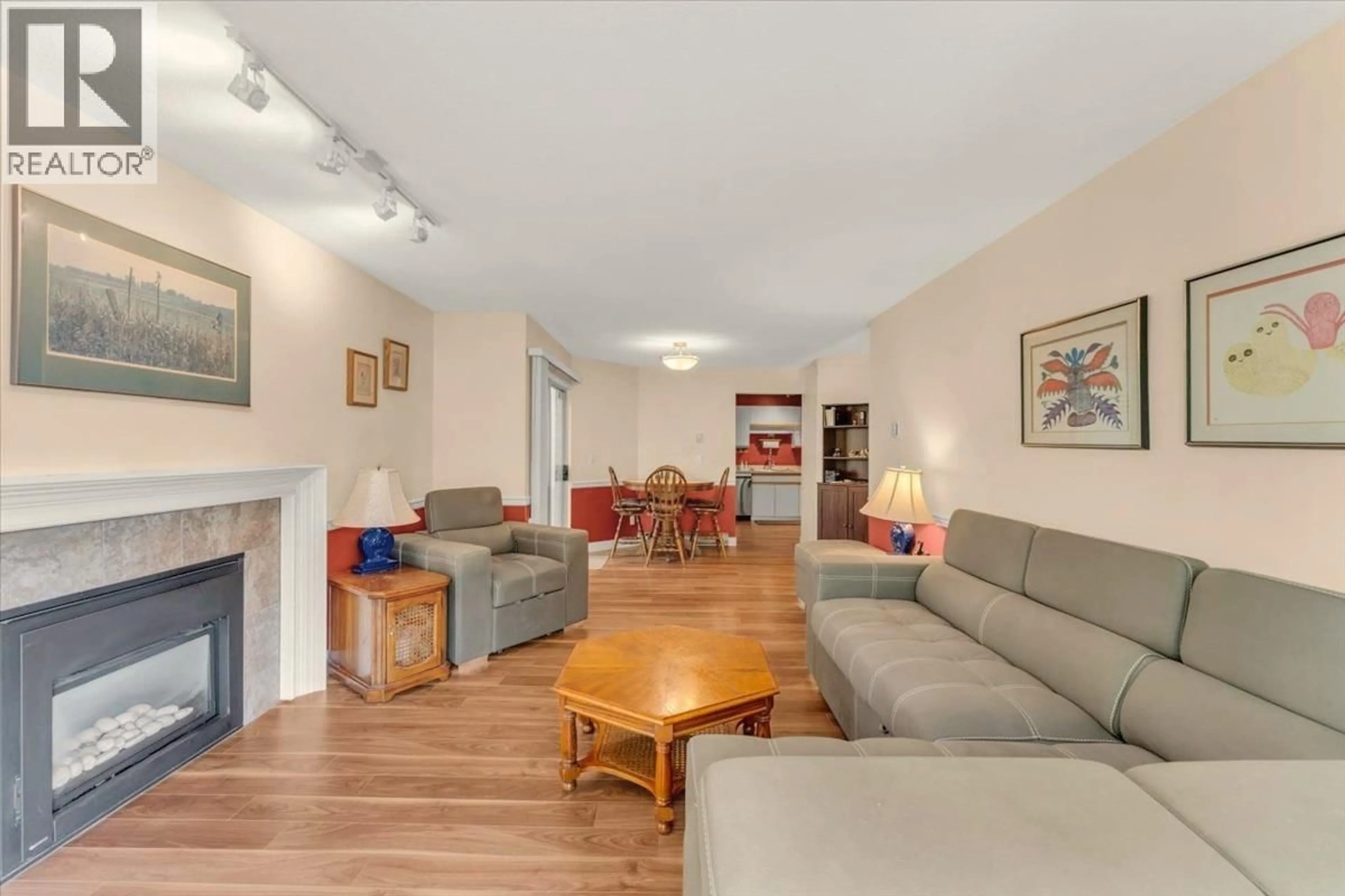 Living room with furniture, unknown for 329 - 1215 LANSDOWNE DRIVE, Coquitlam British Columbia V3E2P6