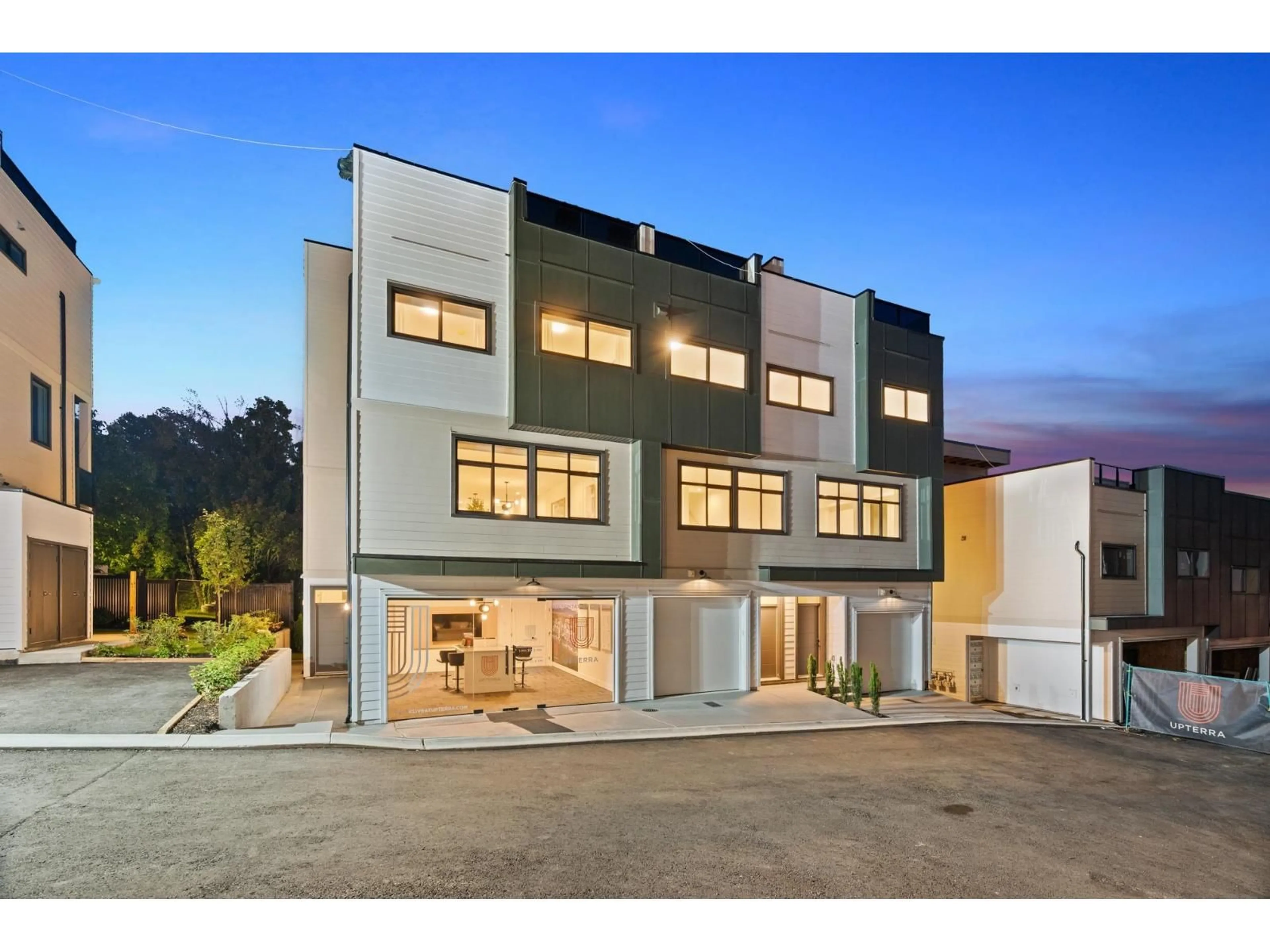 Home with brick exterior material, building for 116 - 34588 MARSHALL ROAD, Abbotsford British Columbia V2S3N3