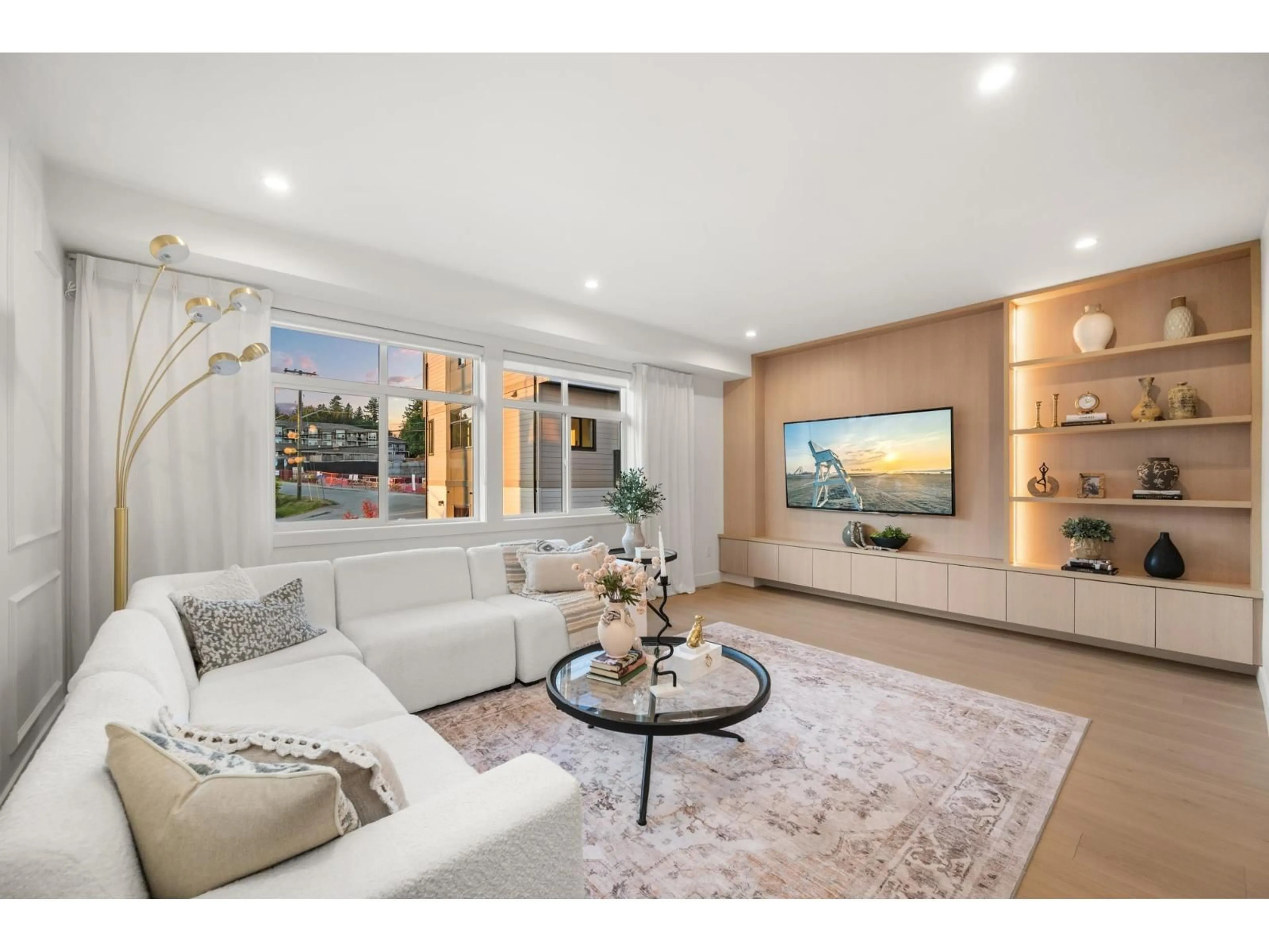 Living room with furniture, unknown for 116 - 34588 MARSHALL ROAD, Abbotsford British Columbia V2S3N3