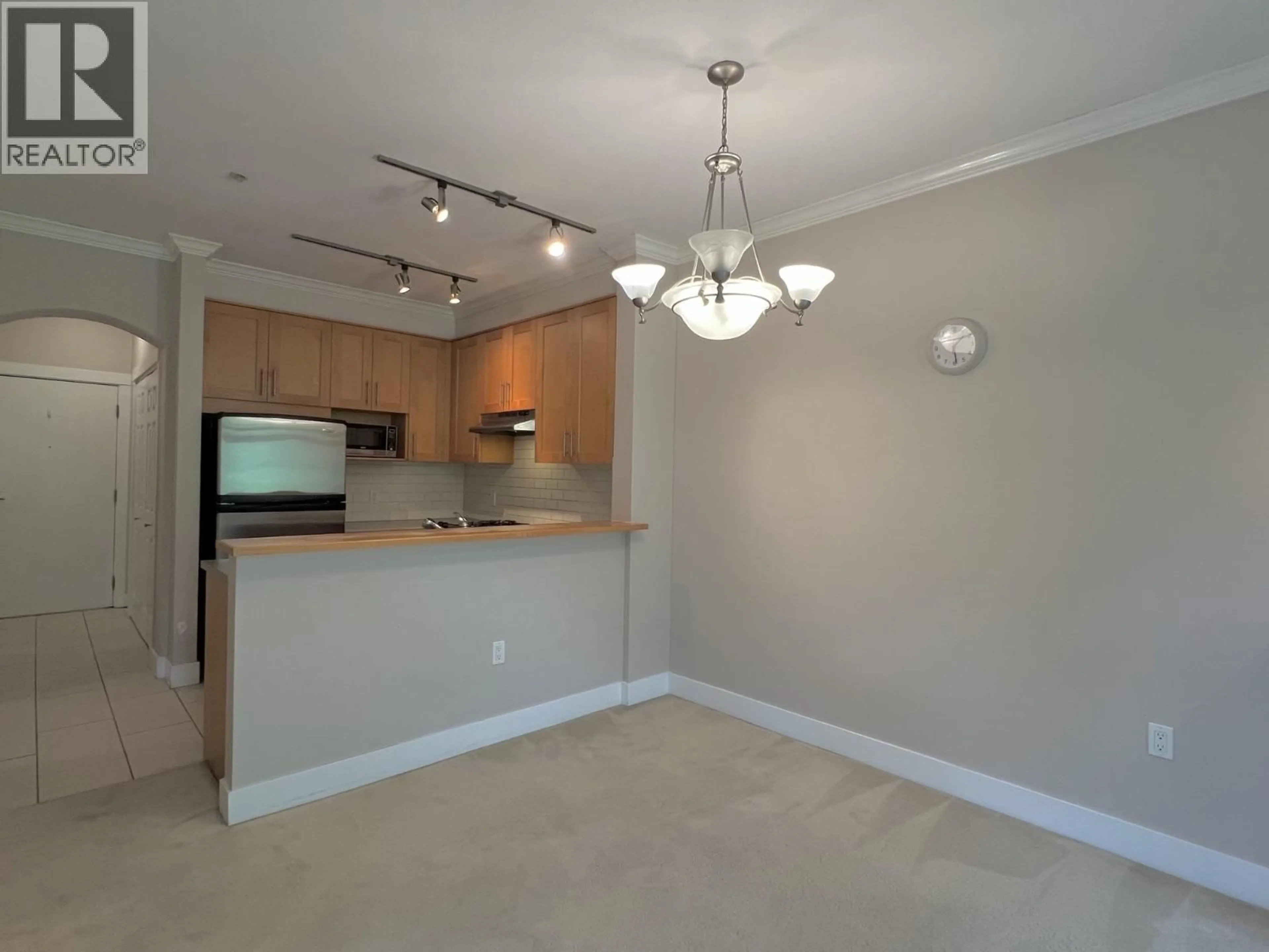 Unknown for 425 - 2083 33RD AVENUE, Vancouver British Columbia V6M4M6