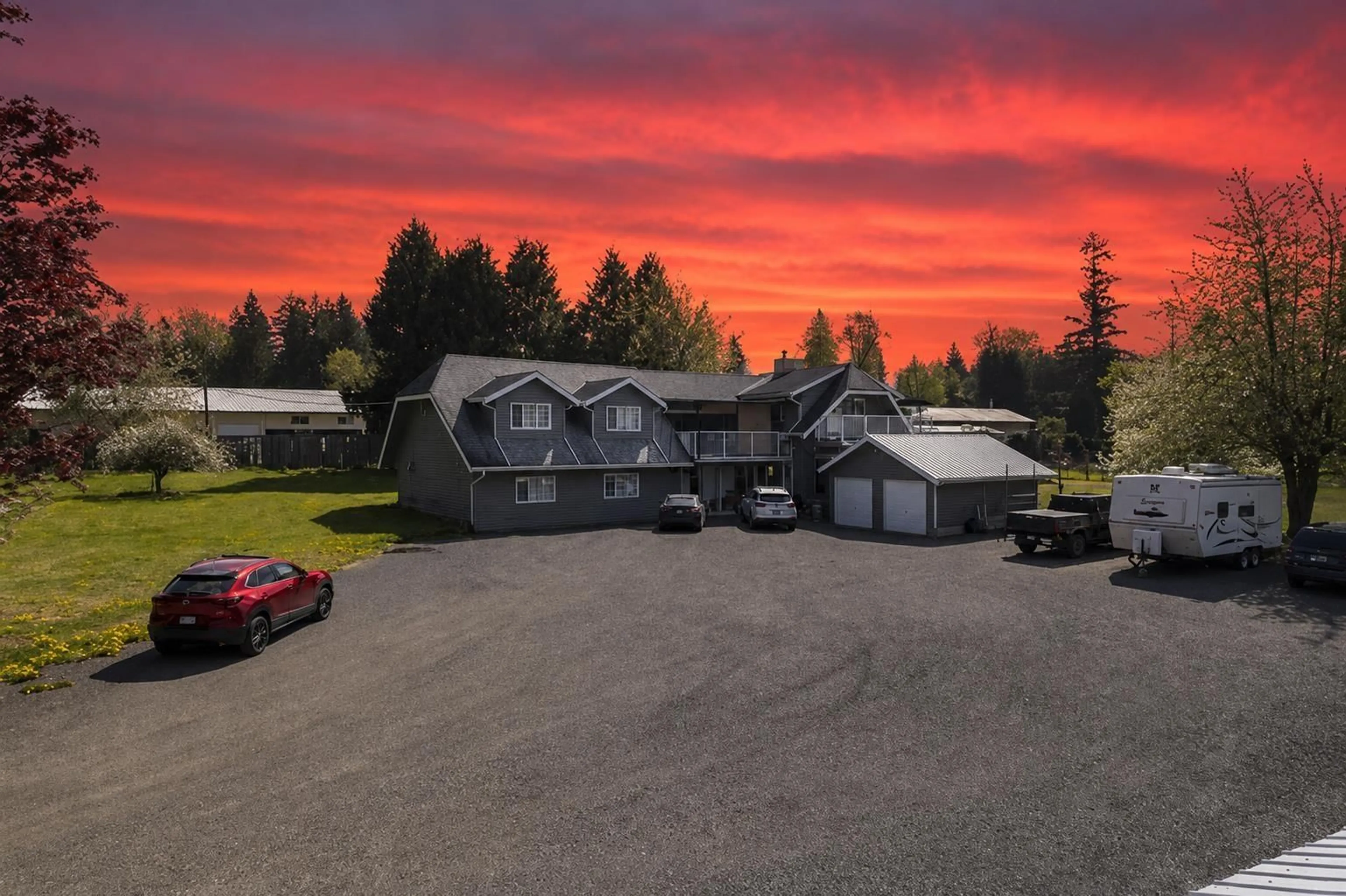 A pic from outside/outdoor area/front of a property/back of a property/a pic from drone, mountain view for 25412 58 AVENUE, Langley British Columbia V4W1G7