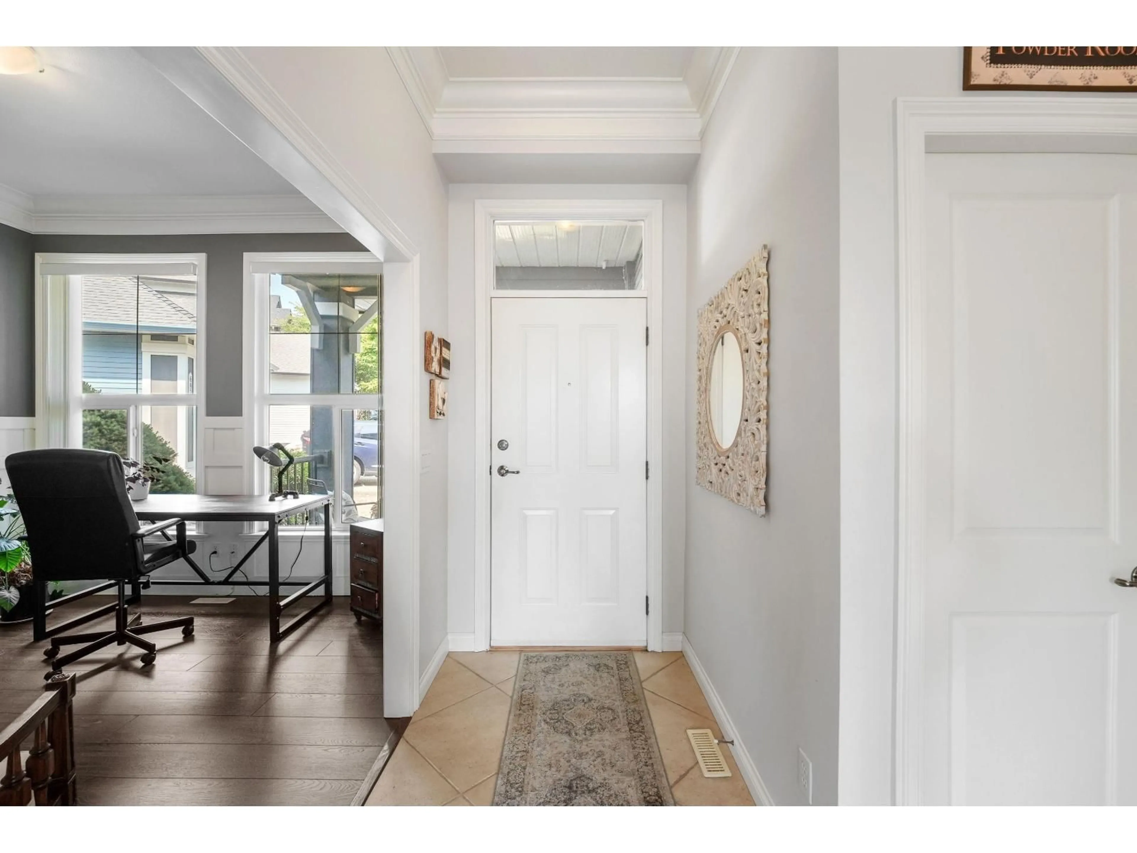Indoor entryway for 19624 69A AVENUE, Langley British Columbia V2Y3A6