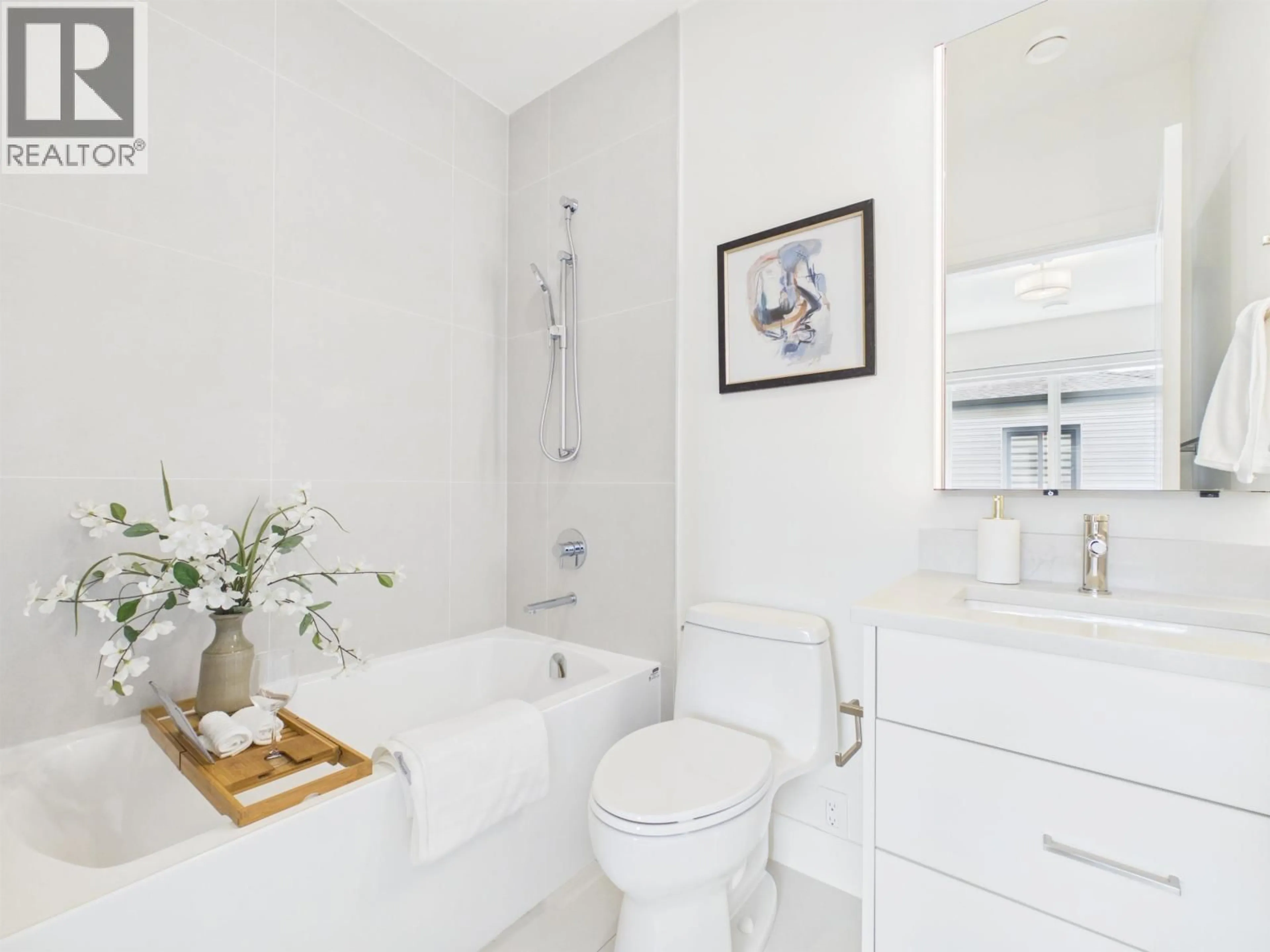 Contemporary bathroom, ceramic/tile floor for SL7 - 9880 GRANVILLE AVENUE, Richmond British Columbia V6Y1R3