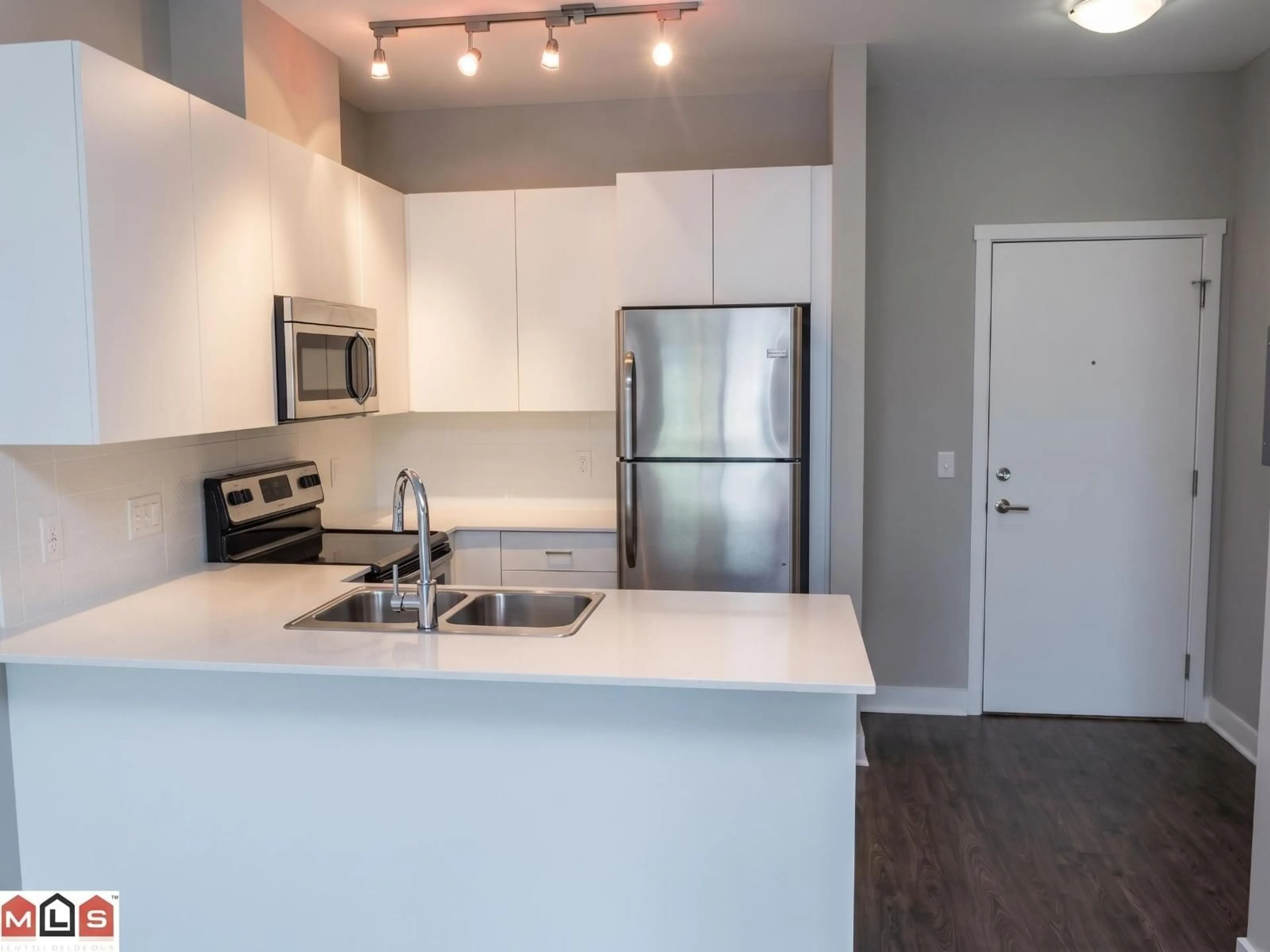 Unknown for 302 - 20460 DOUGLAS CRESCENT, Langley British Columbia V3A0C6