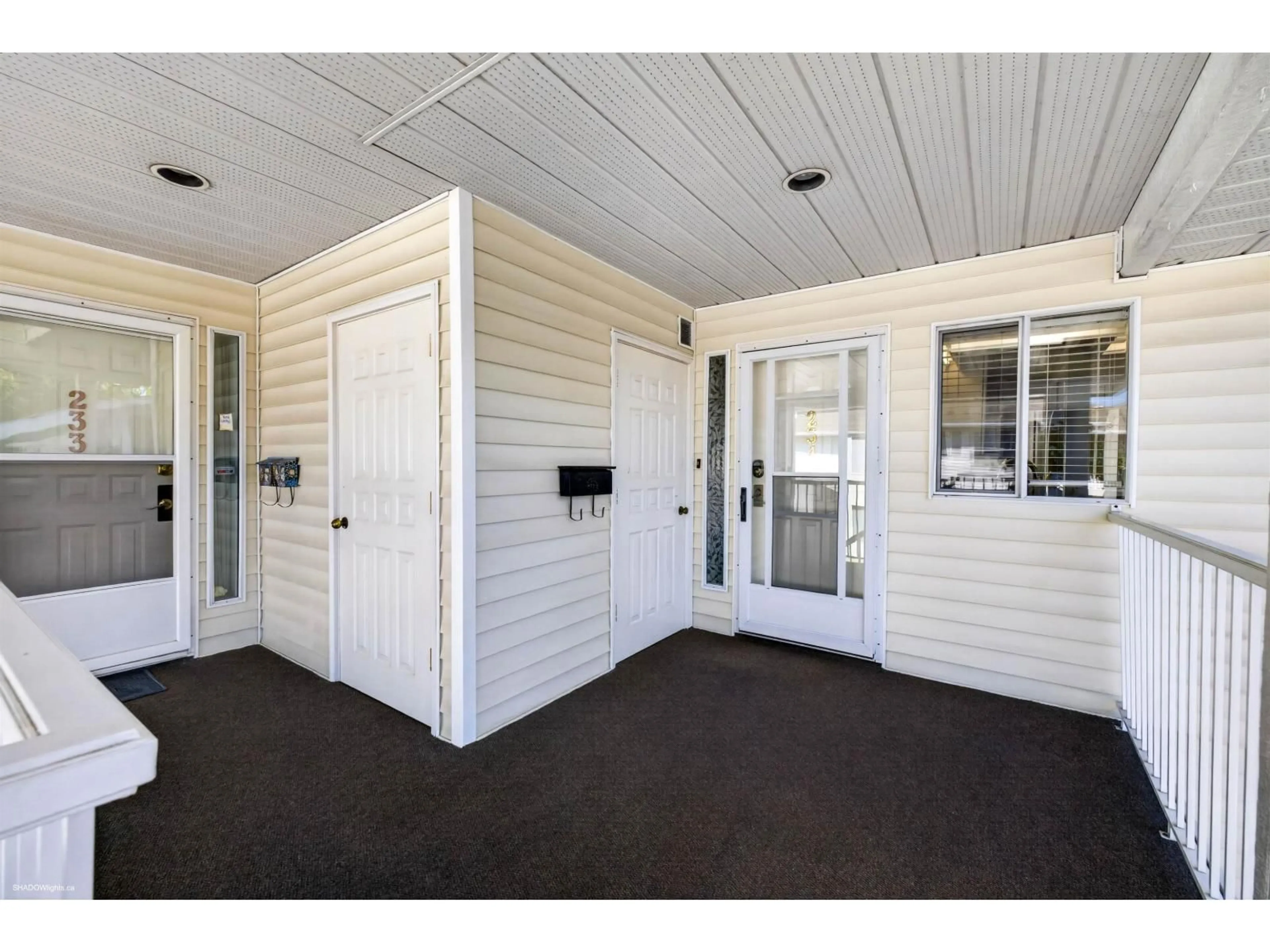 Indoor foyer for 234 - 7156 121 STREET STREET, Surrey British Columbia V3W0J6