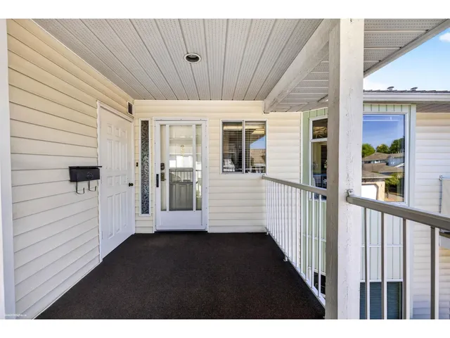 234 - 7156 121 STREET STREET, Surrey 5