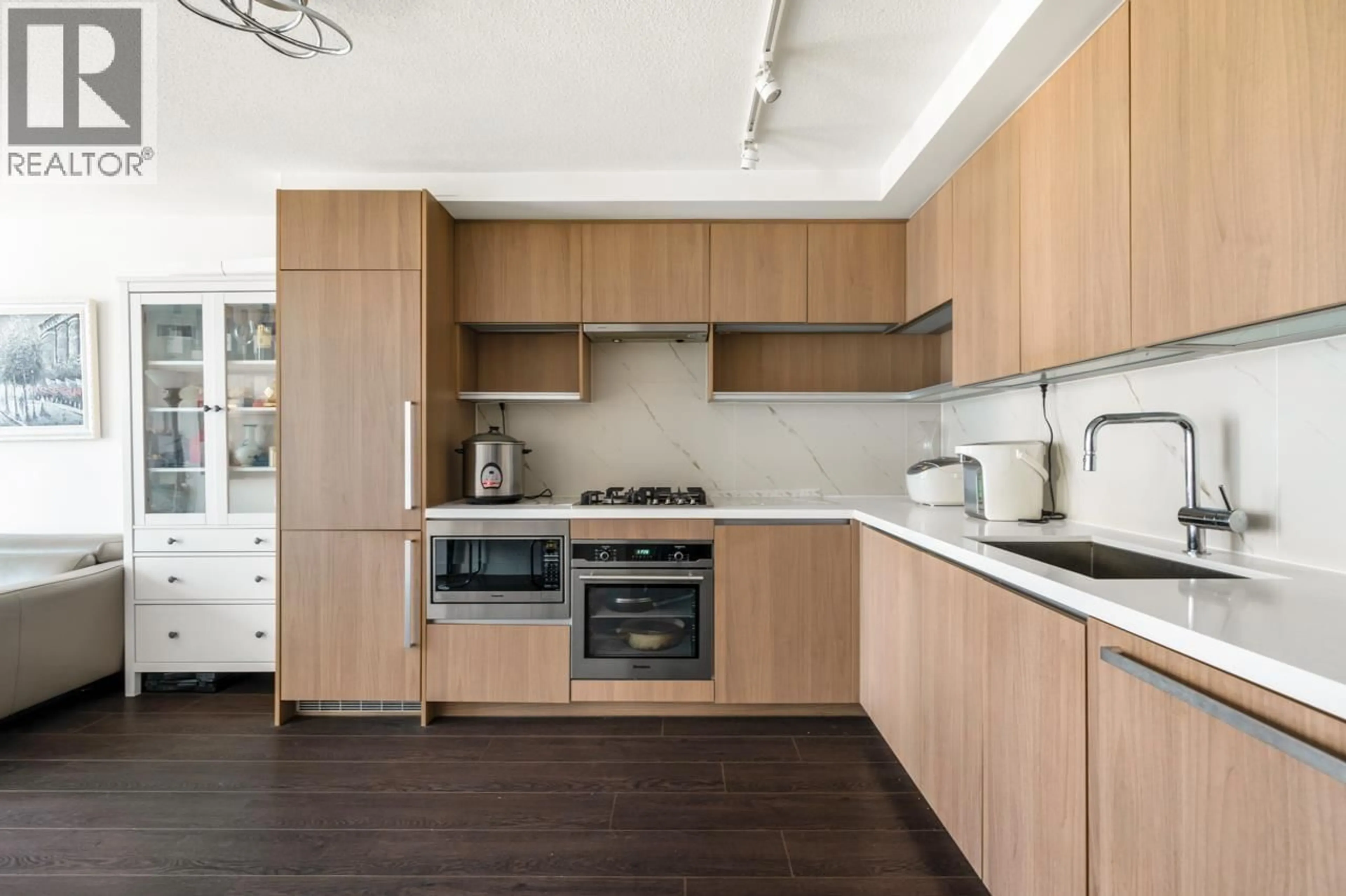 Standard kitchen, wood/laminate floor for 607 - 8833 HAZELBRIDGE WAY, Richmond British Columbia V6X0N3