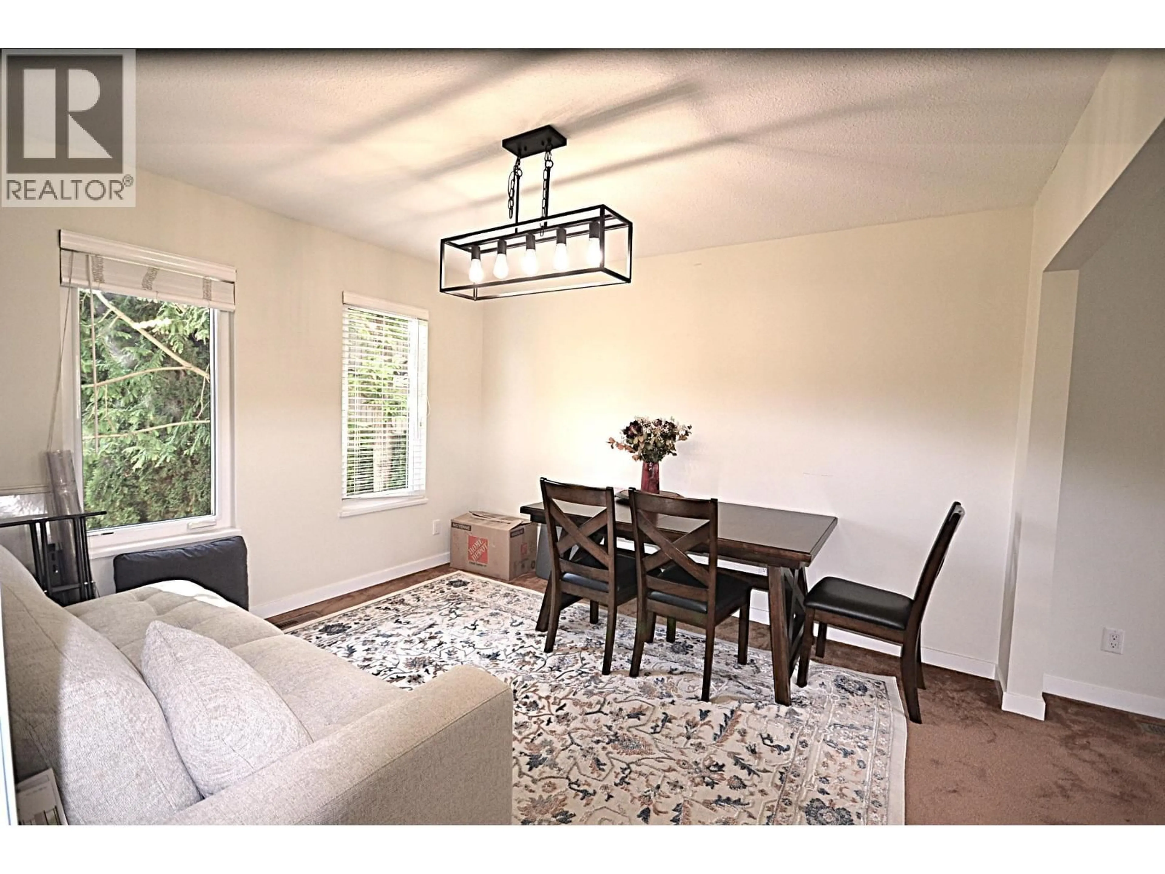 Dining room, wood/laminate floor for 1410 LANSDOWNE DRIVE, Coquitlam British Columbia V3E1Y4