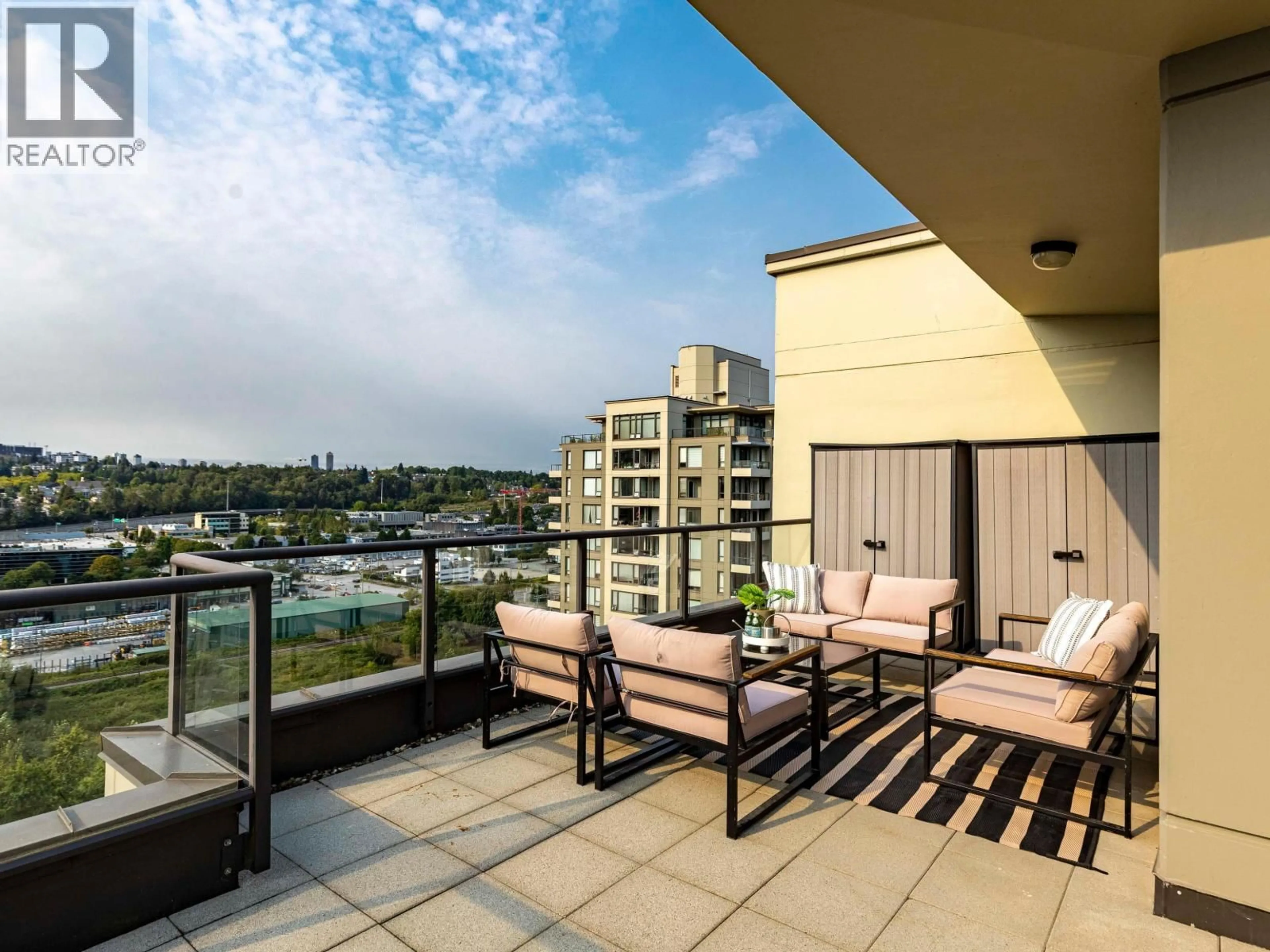 Balcony in the apartment, water/lake/river/ocean view for PH1 - 4182 DAWSON STREET, Burnaby British Columbia V5C0A2