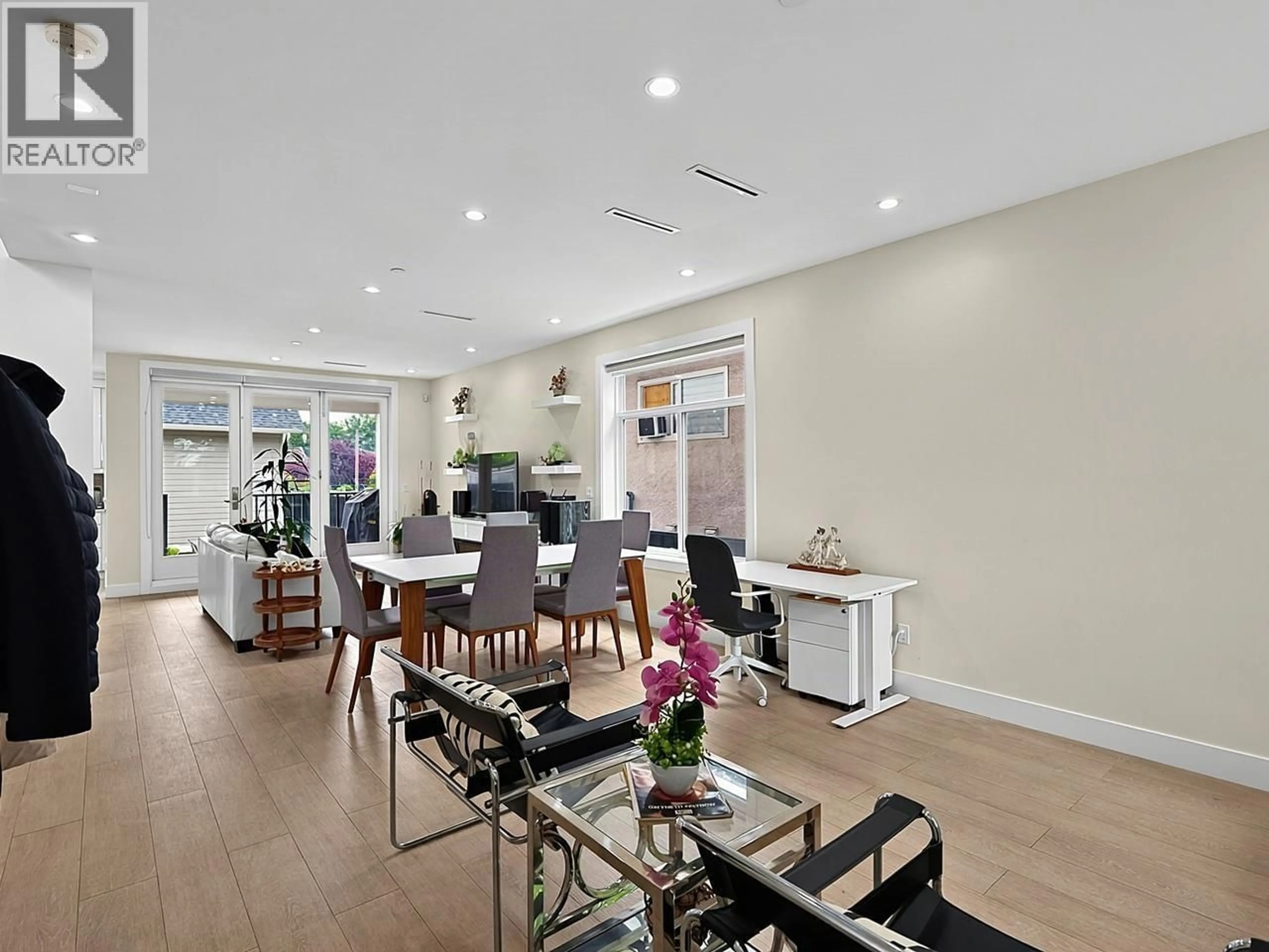 Unknown for 636 CASSIAR STREET, Vancouver British Columbia V5K4N2