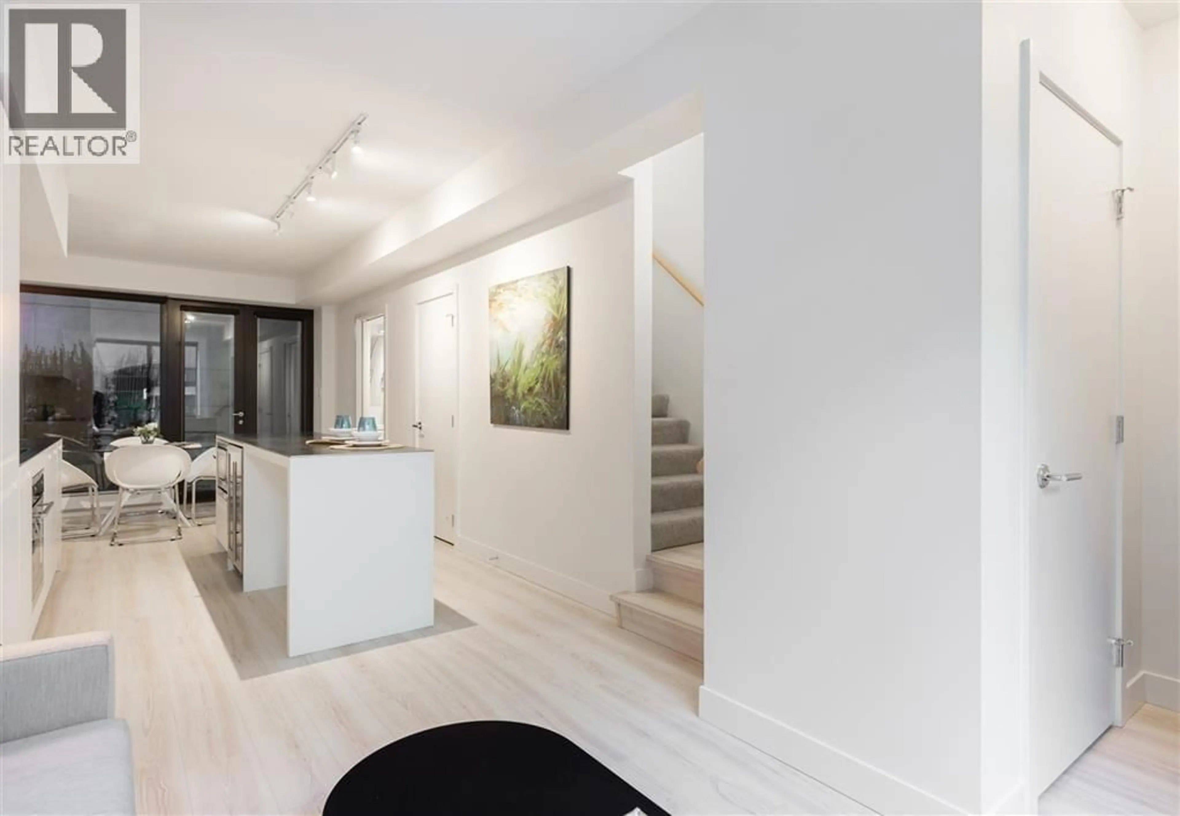 Indoor foyer for 1135 HORNBY STREET, Vancouver British Columbia V6Z1W1