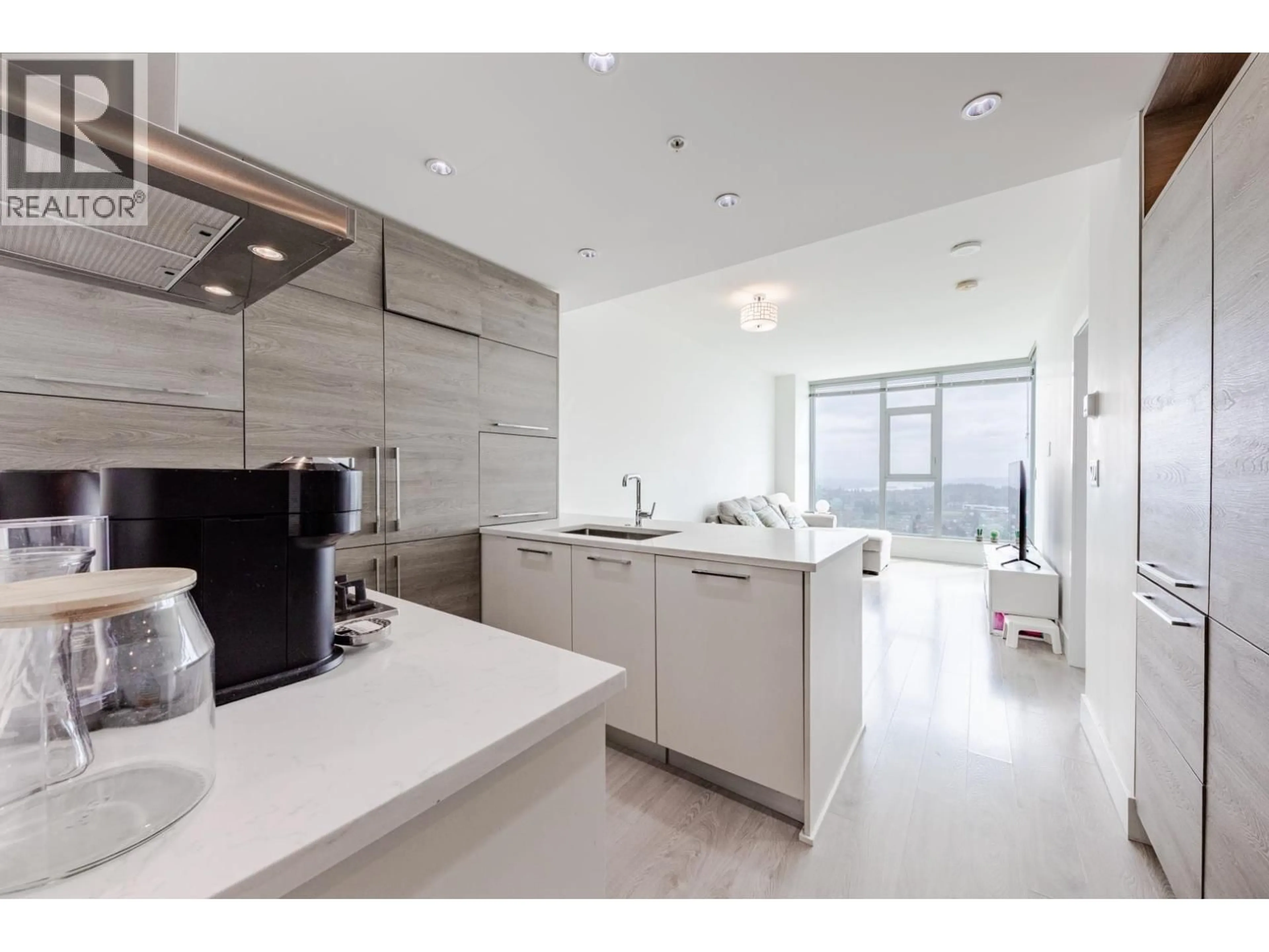 Open concept kitchen, unknown for 3006 - 7388 KINGSWAY, Burnaby British Columbia V3N0G9