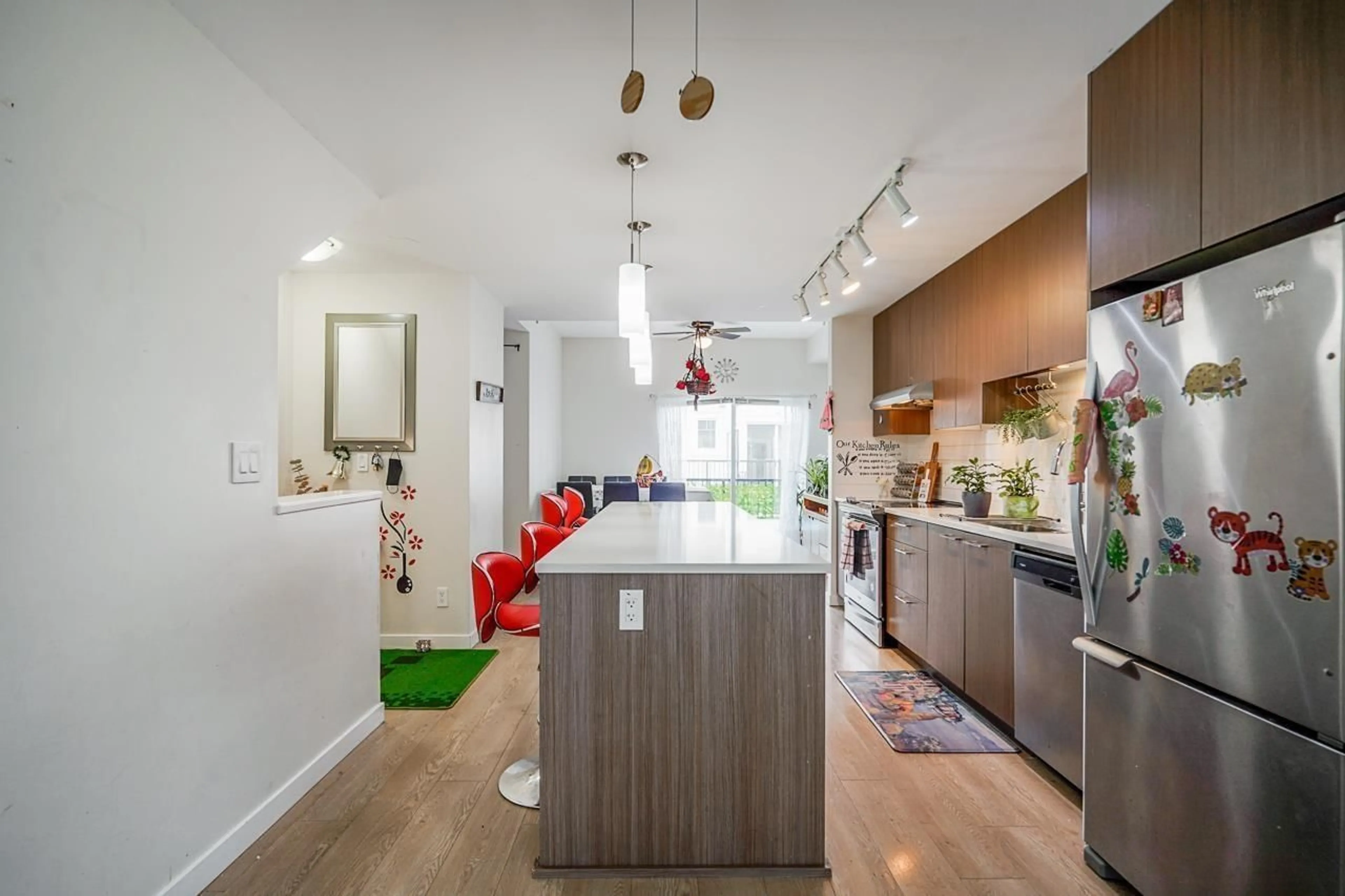 Open concept kitchen, unknown for 44 - 32633 SIMON AVENUE, Abbotsford British Columbia V2T0G9