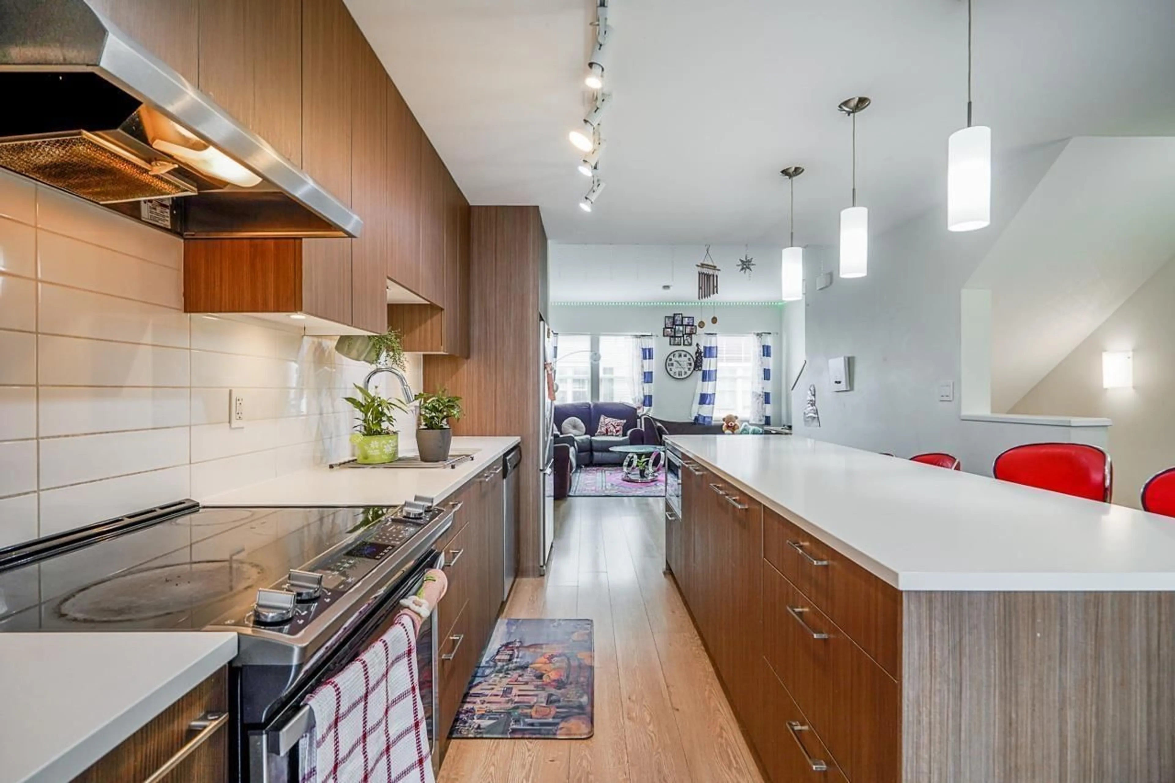 Contemporary kitchen, unknown for 44 - 32633 SIMON AVENUE, Abbotsford British Columbia V2T0G9