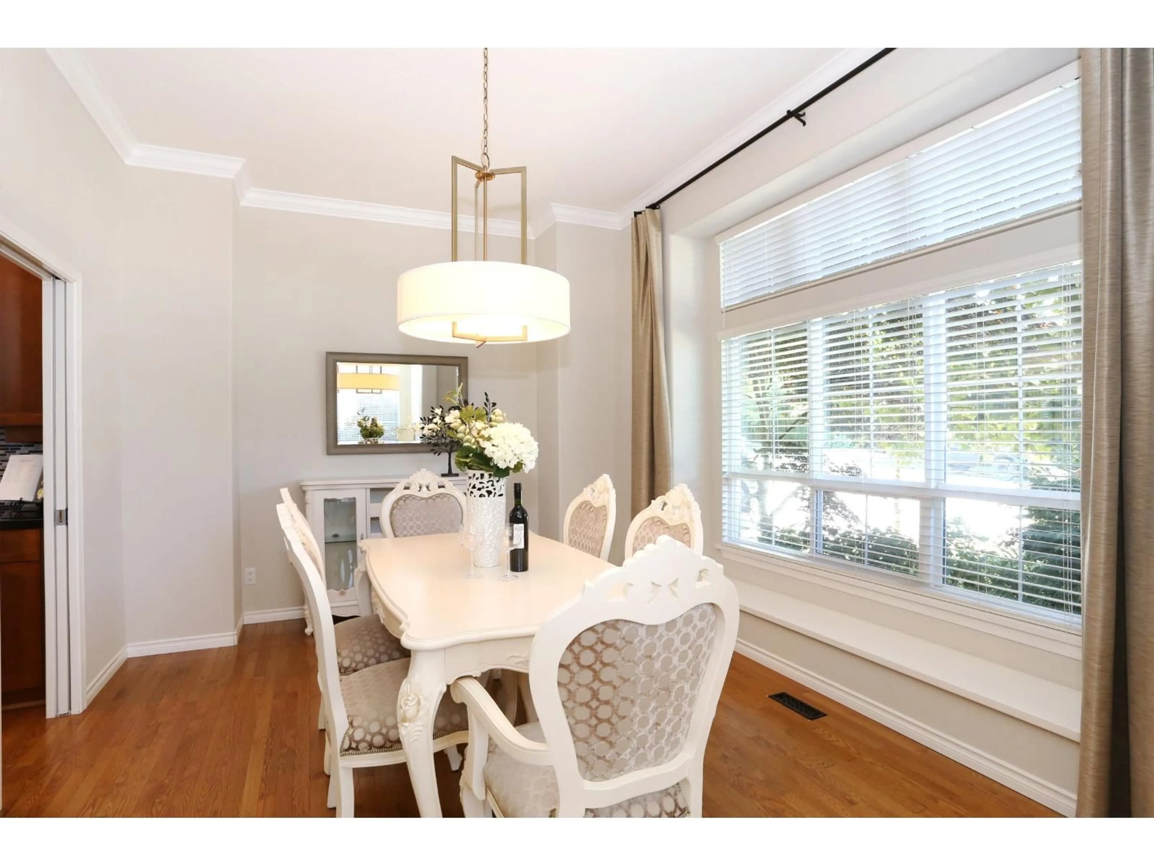 Dining room, wood/laminate floor for 15319 36 AVENUE, Surrey British Columbia V3S0J5