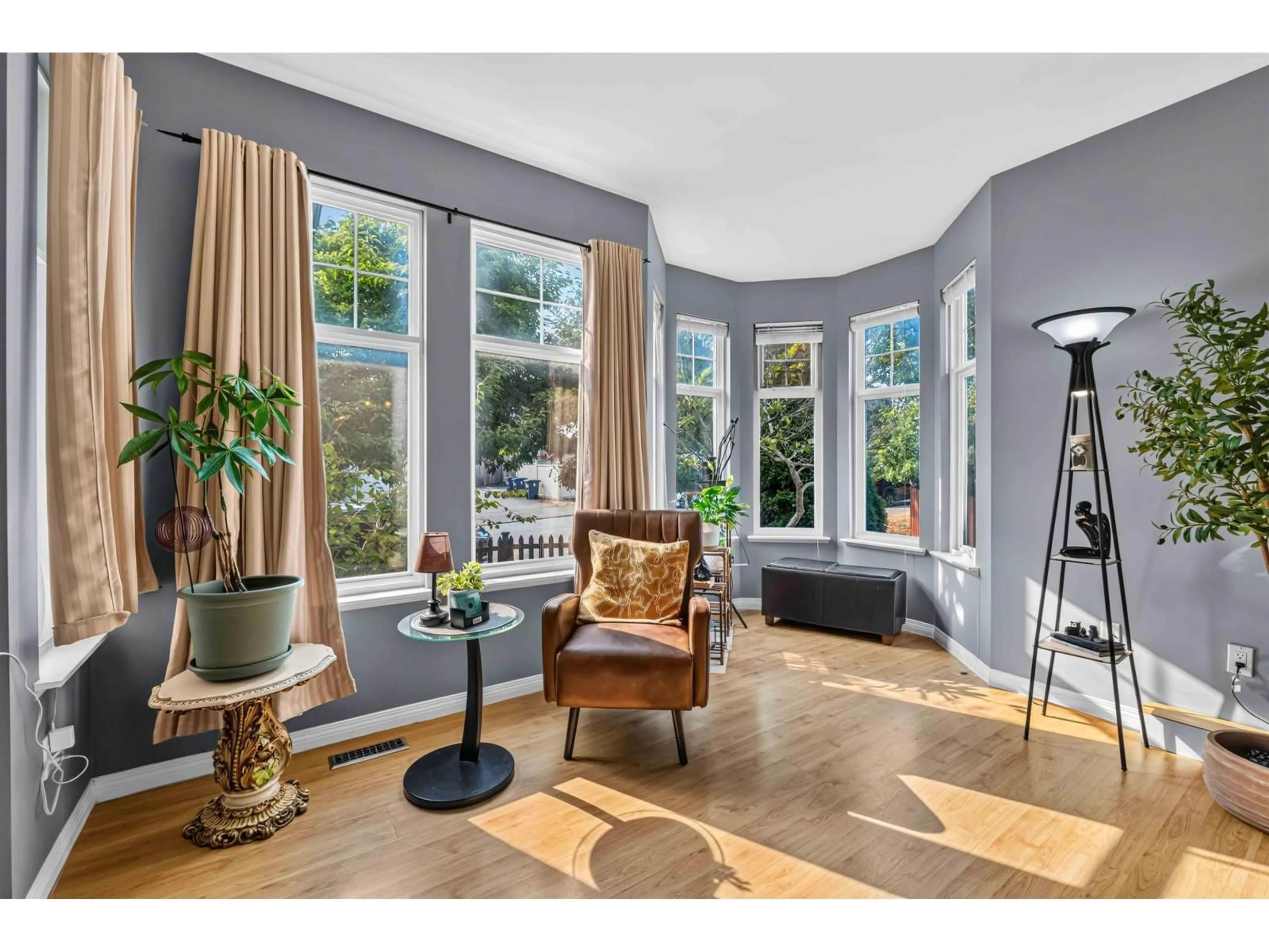 Living room with furniture, unknown for 5790 149 STREET, Surrey British Columbia V3S8W4
