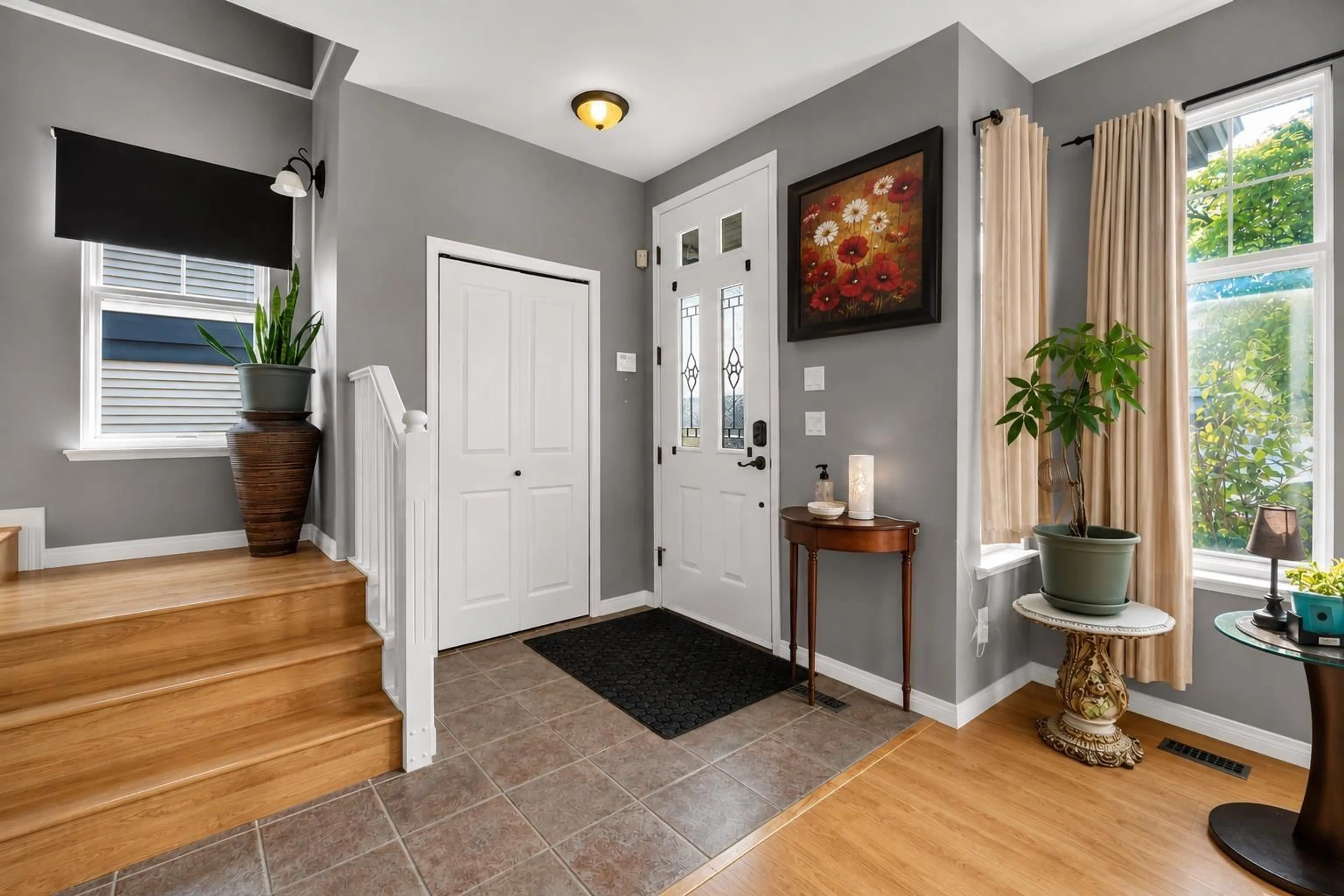 Indoor entryway for 5790 149 STREET, Surrey British Columbia V3S8W4