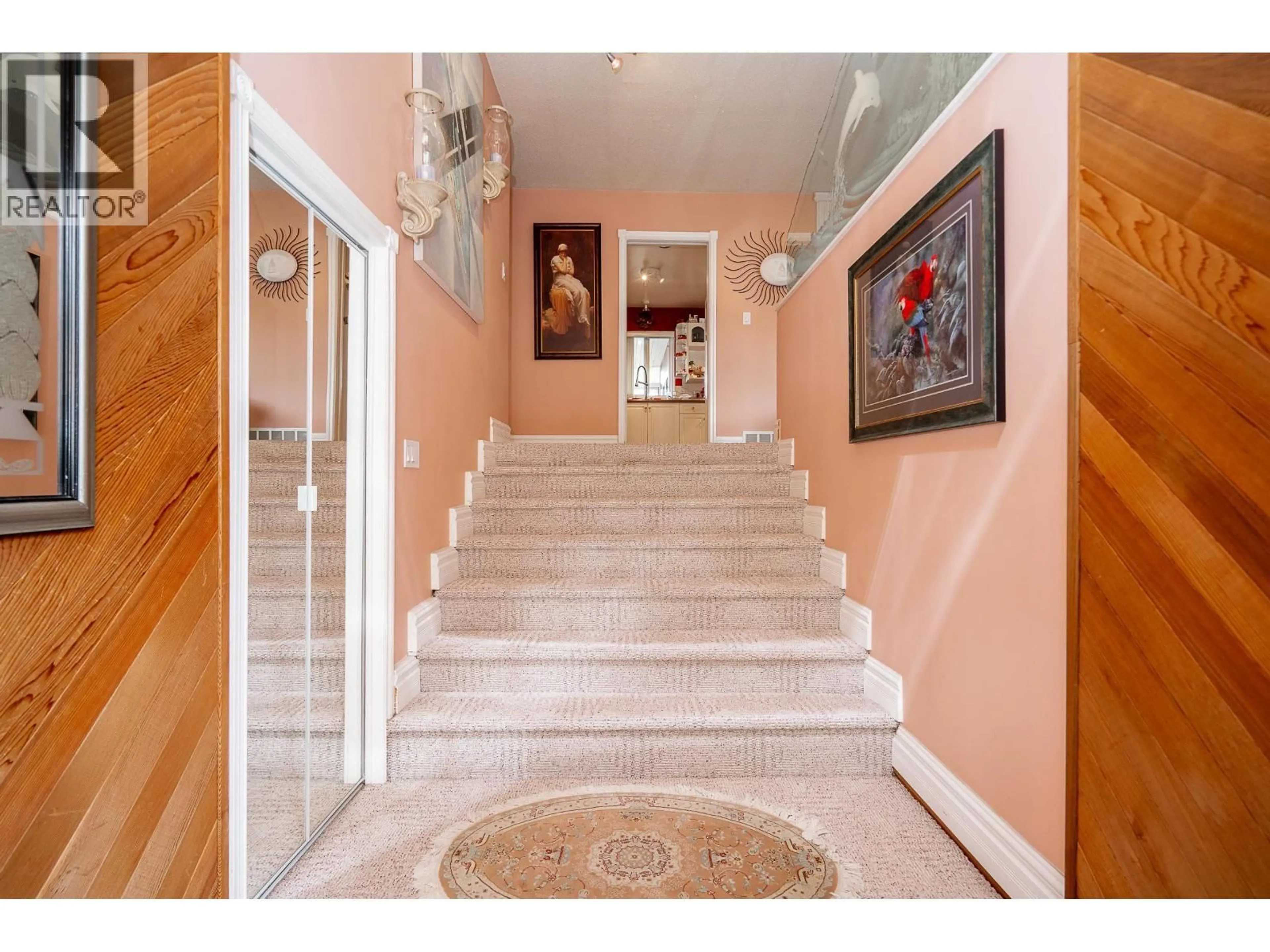 Indoor foyer for 6565 SUMAS DRIVE, Burnaby British Columbia V5B2V1