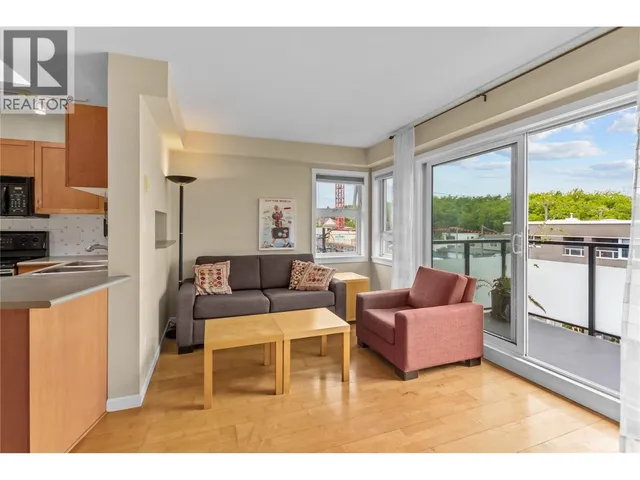 301 - 3788 10TH AVENUE, Vancouver 5