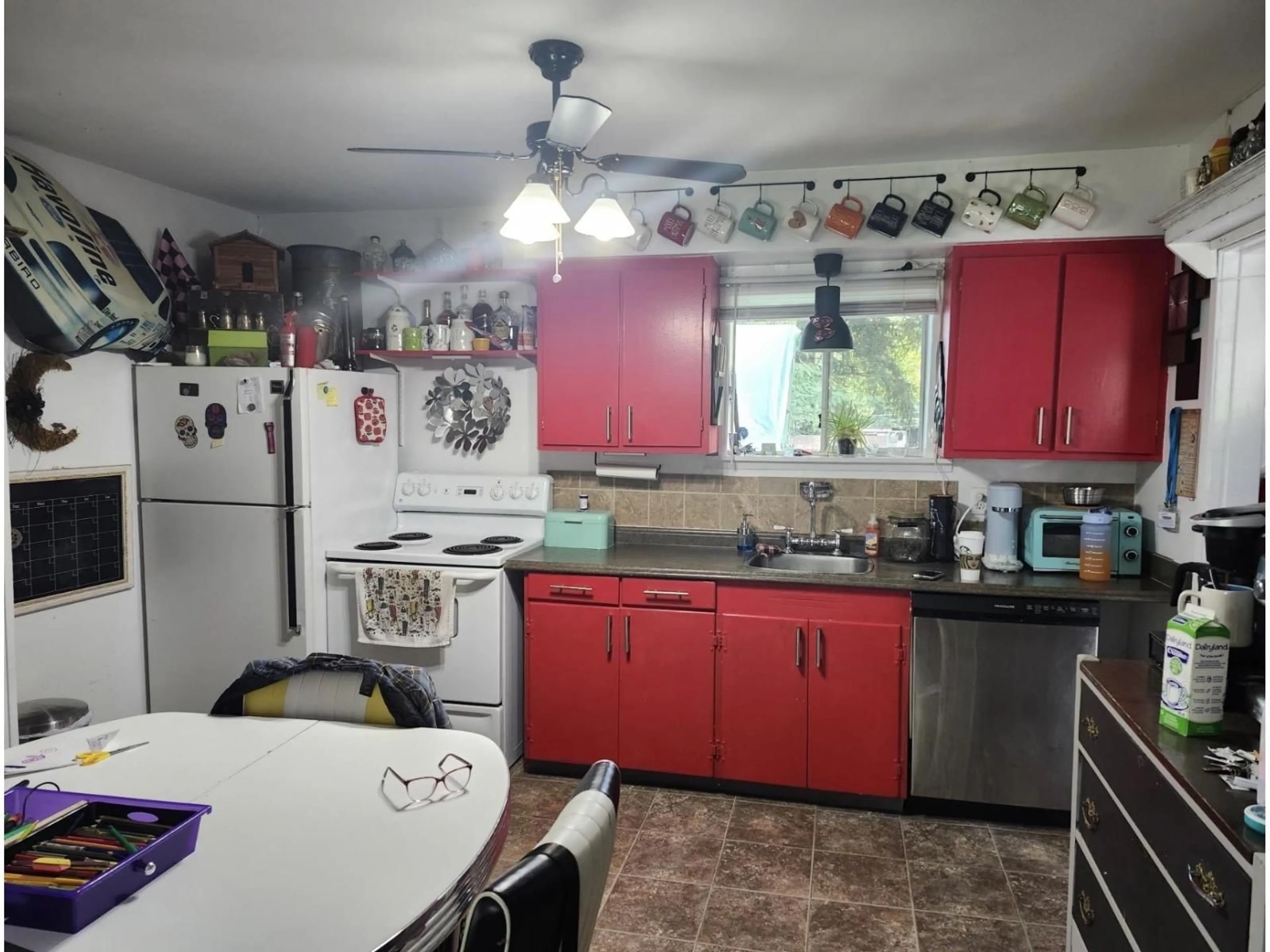Standard kitchen, unknown for 2320 153A STREET, Surrey British Columbia V4A4R5