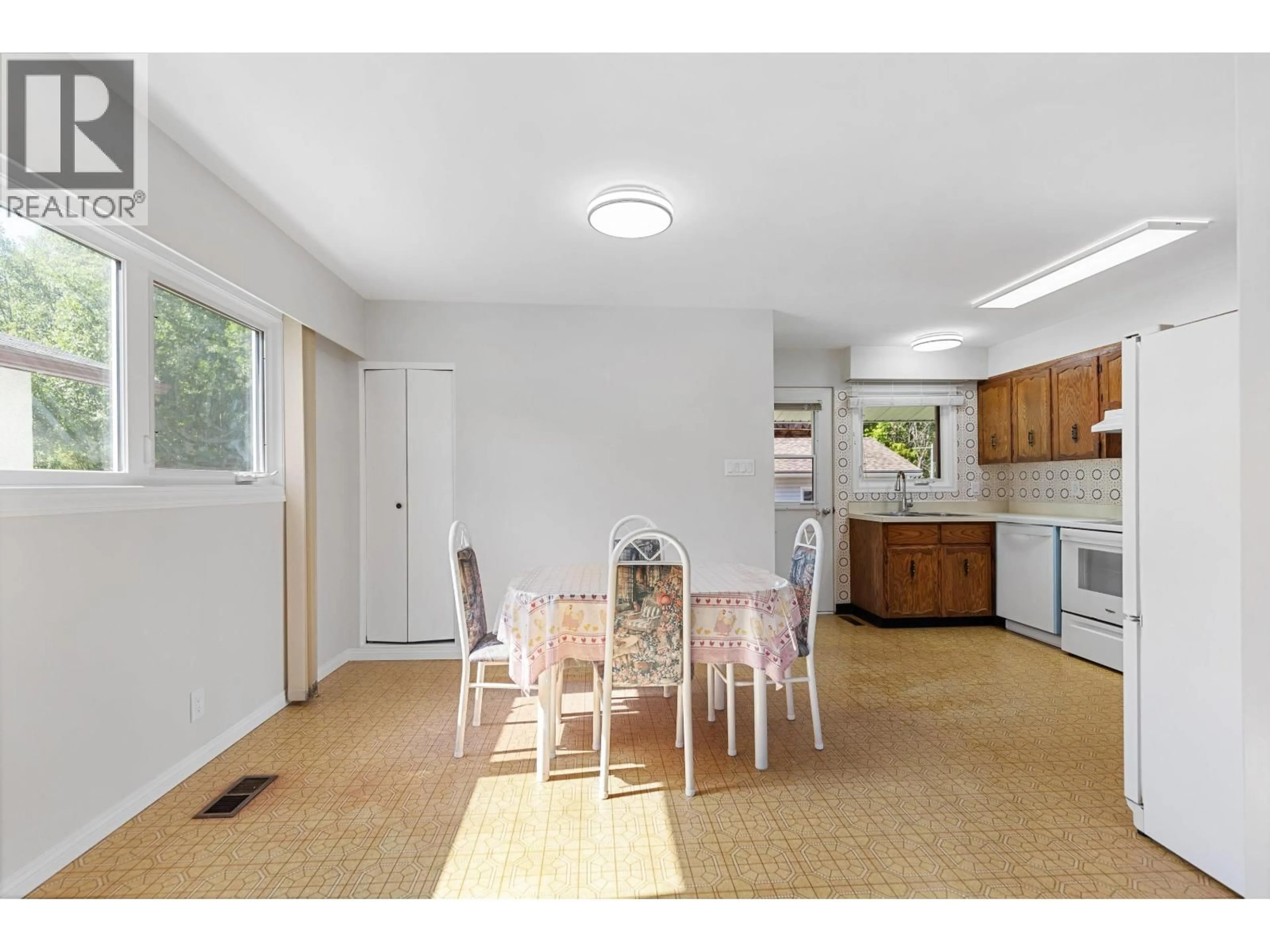 Unknown for 2335 ROYAL CRESCENT, Prince George British Columbia V2L1H4