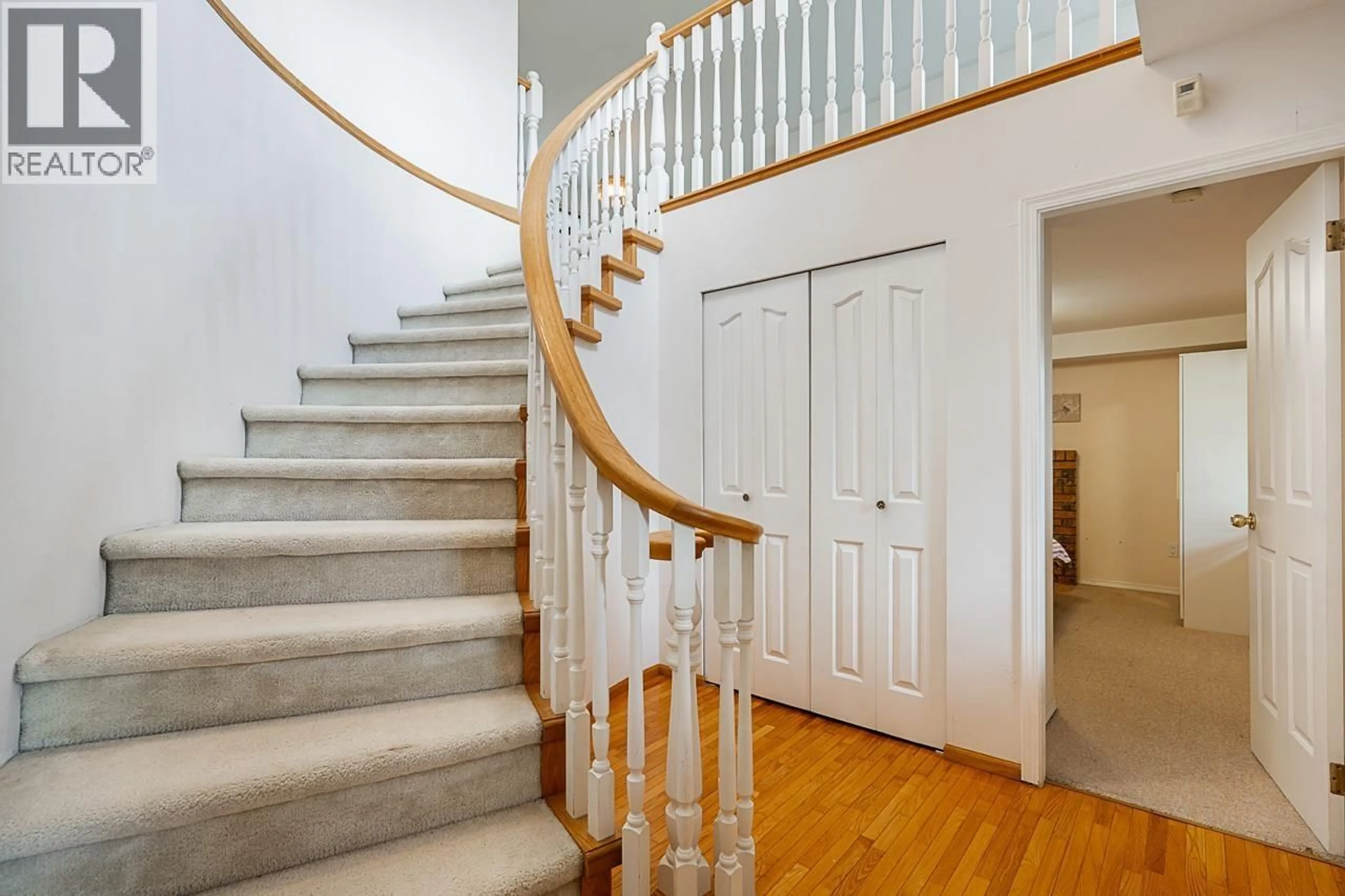 Stairs for 3315 EL CASA COURT, Coquitlam British Columbia V3E2P9