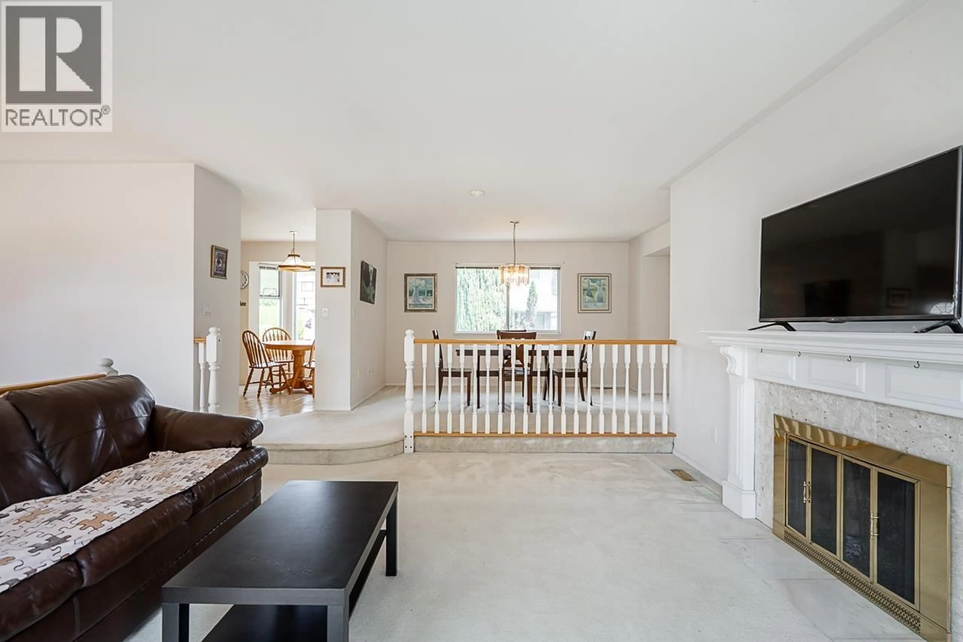 Living room with furniture, ceramic/tile floor for 3315 EL CASA COURT, Coquitlam British Columbia V3E2P9