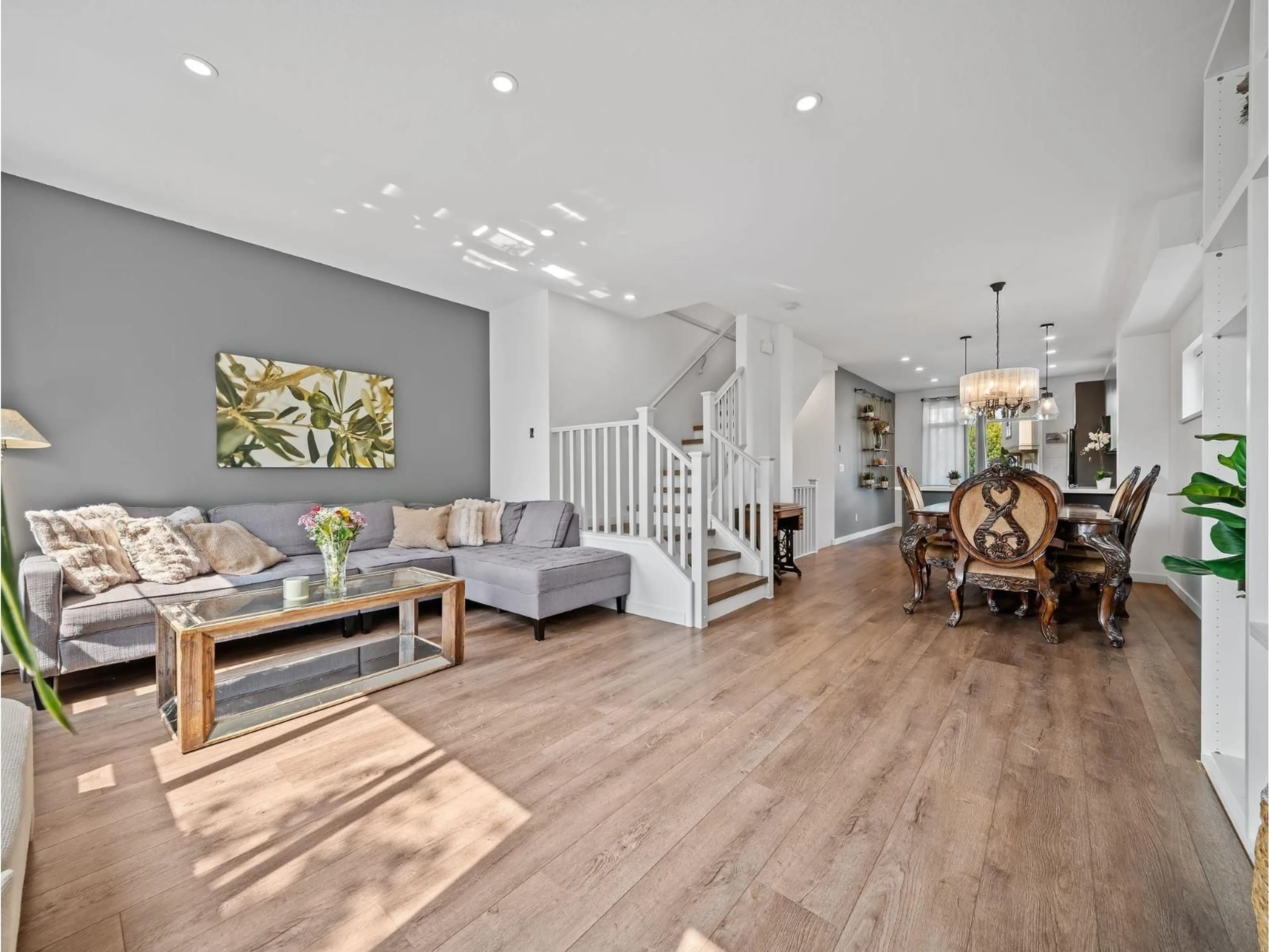 Living room with furniture, wood/laminate floor for 128 - 19505 68A AVENUE, Surrey British Columbia V4N6K3