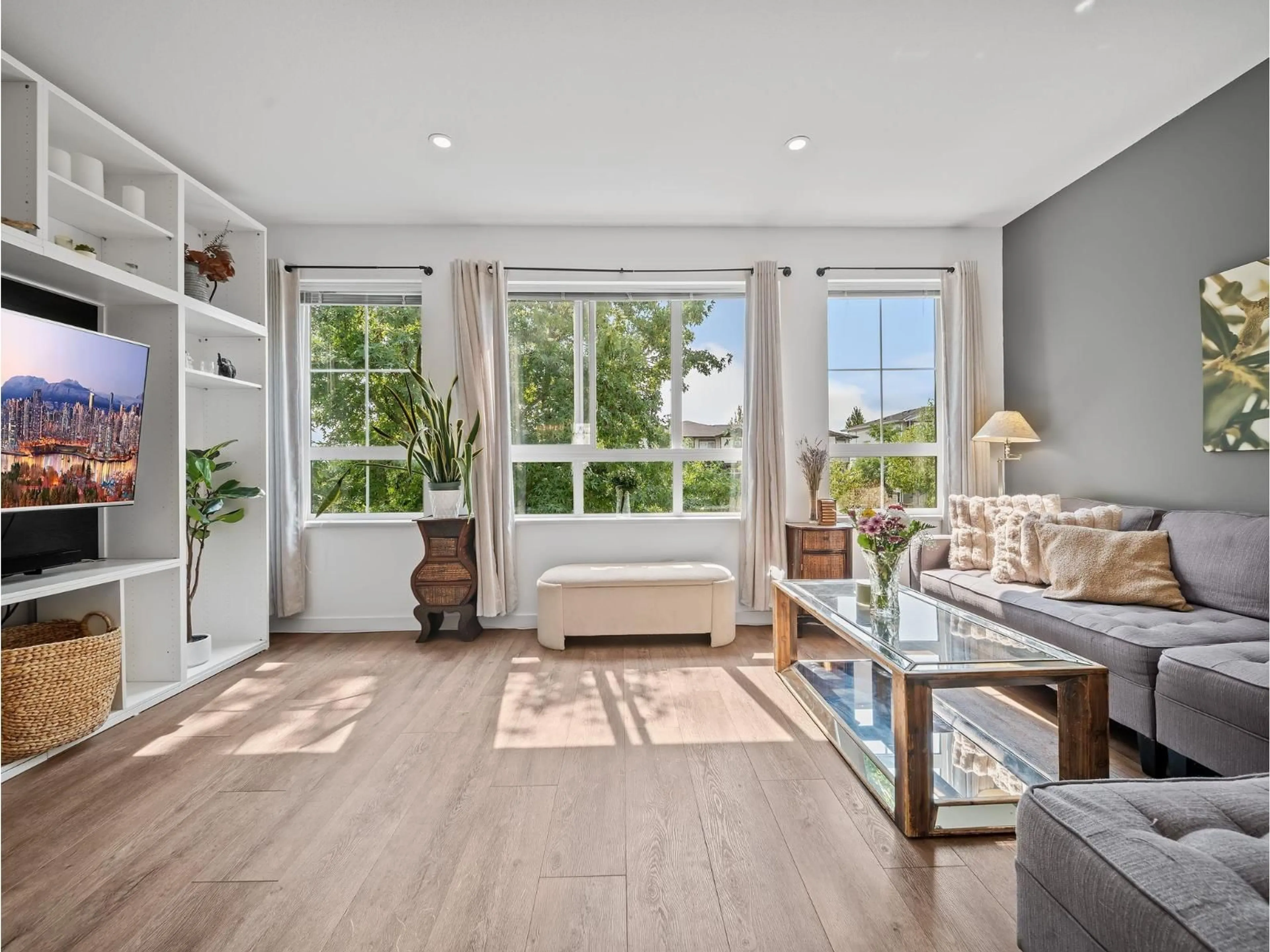 Living room with furniture, unknown for 128 - 19505 68A AVENUE, Surrey British Columbia V4N6K3