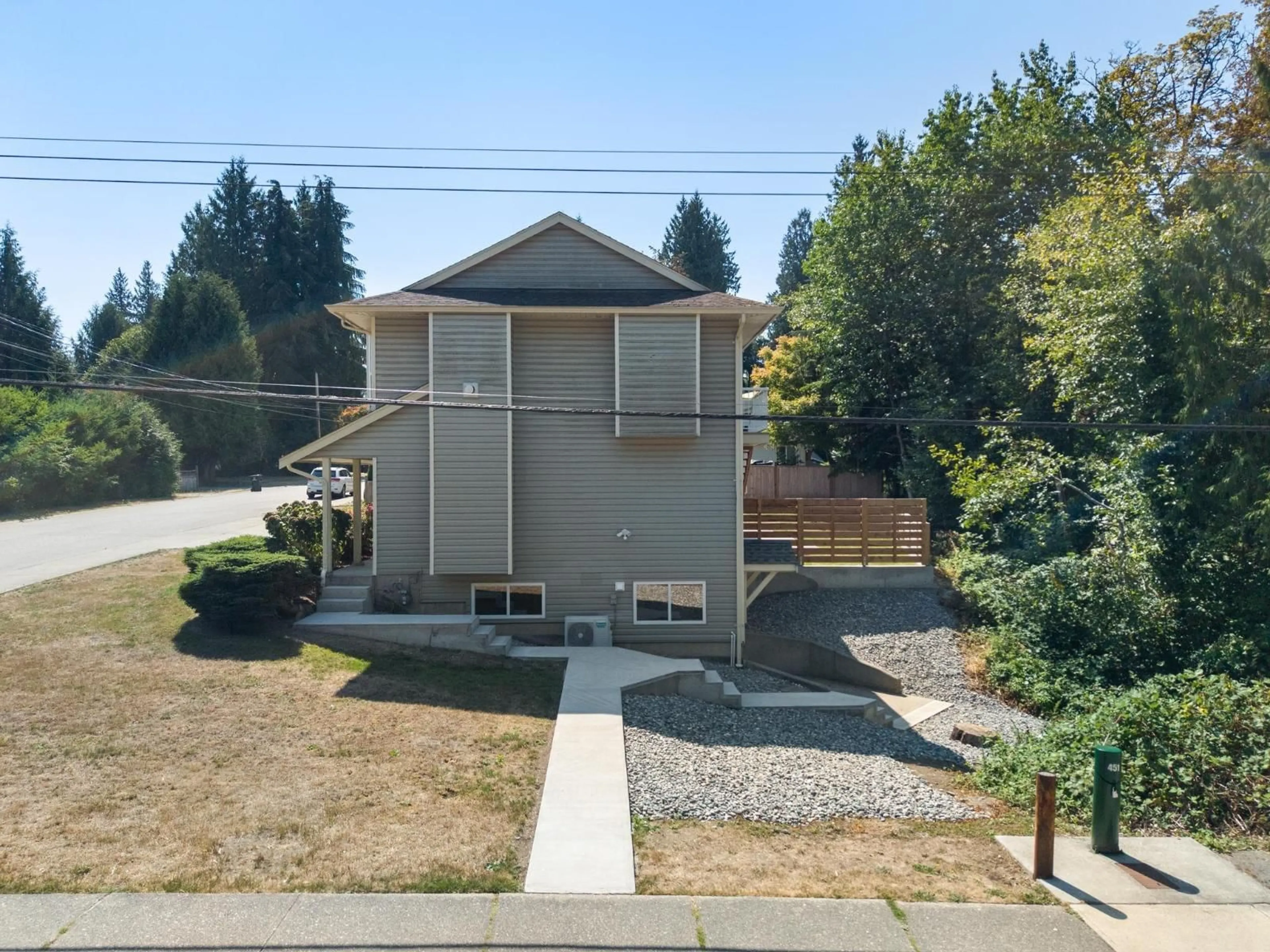 A pic from outside/outdoor area/front of a property/back of a property/a pic from drone, street for 4995 202A STREET, Langley British Columbia V3A1T6