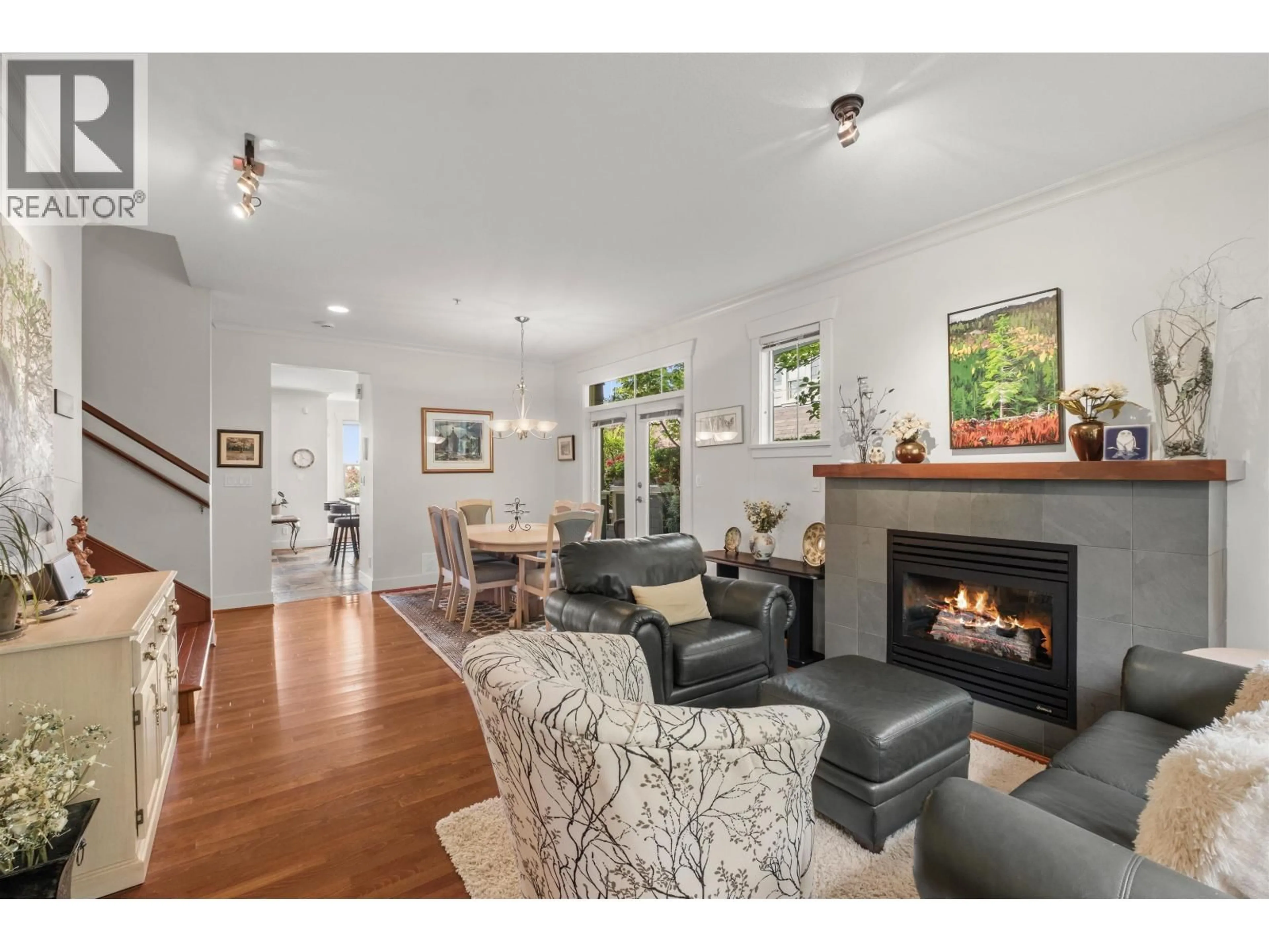Living room with furniture, unknown for 261 QUEENS ROAD, North Vancouver British Columbia V7N4N7