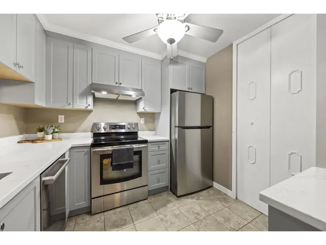 212 - 15313 19 AVENUE, Surrey 5