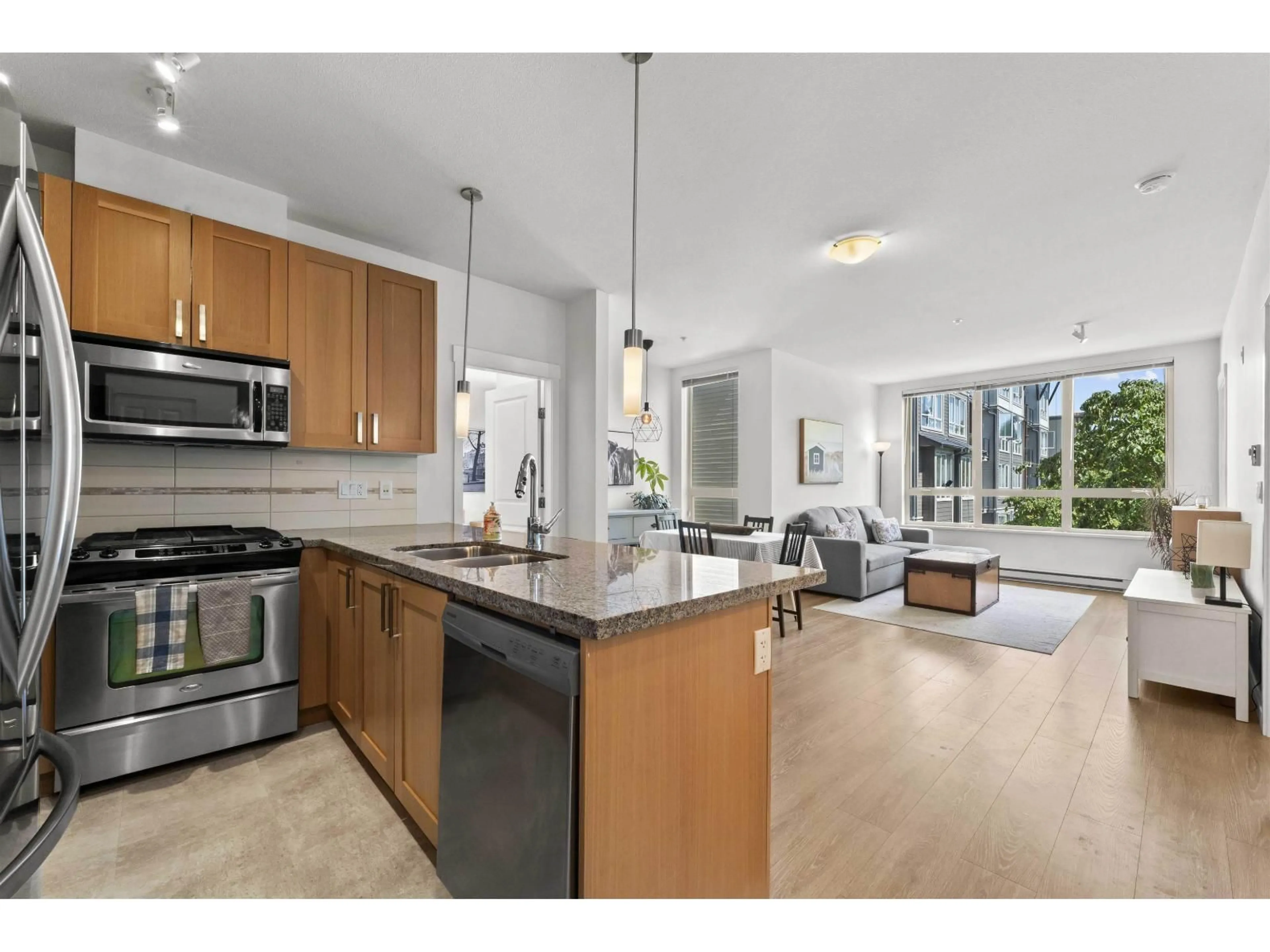 Open concept kitchen, ceramic/tile floor for 232 - 15918 26 AVENUE, Surrey British Columbia V3Z5K3