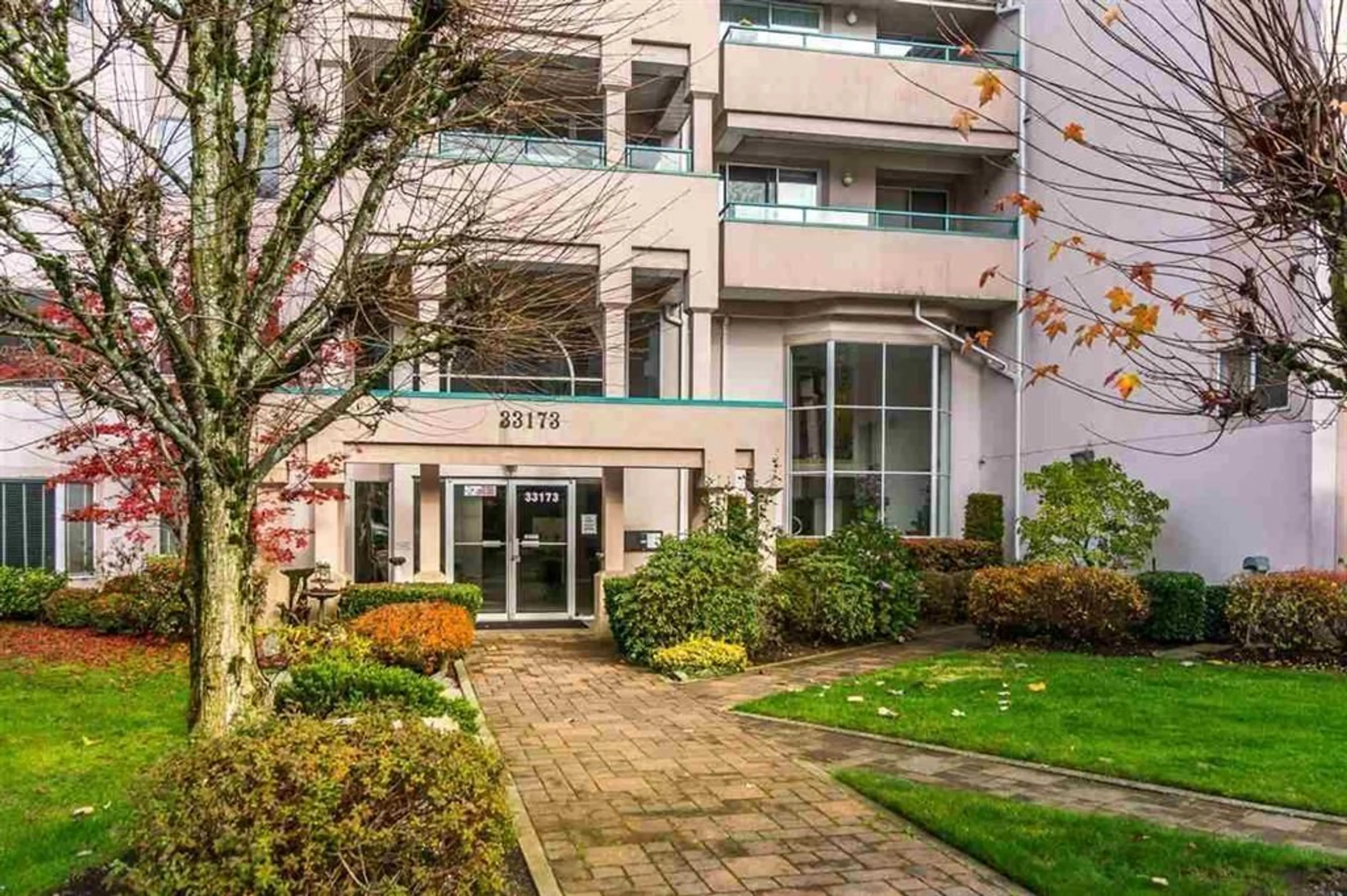 Patio, street for 438 - 33173 OLD YALE ROAD, Abbotsford British Columbia V2S2J4
