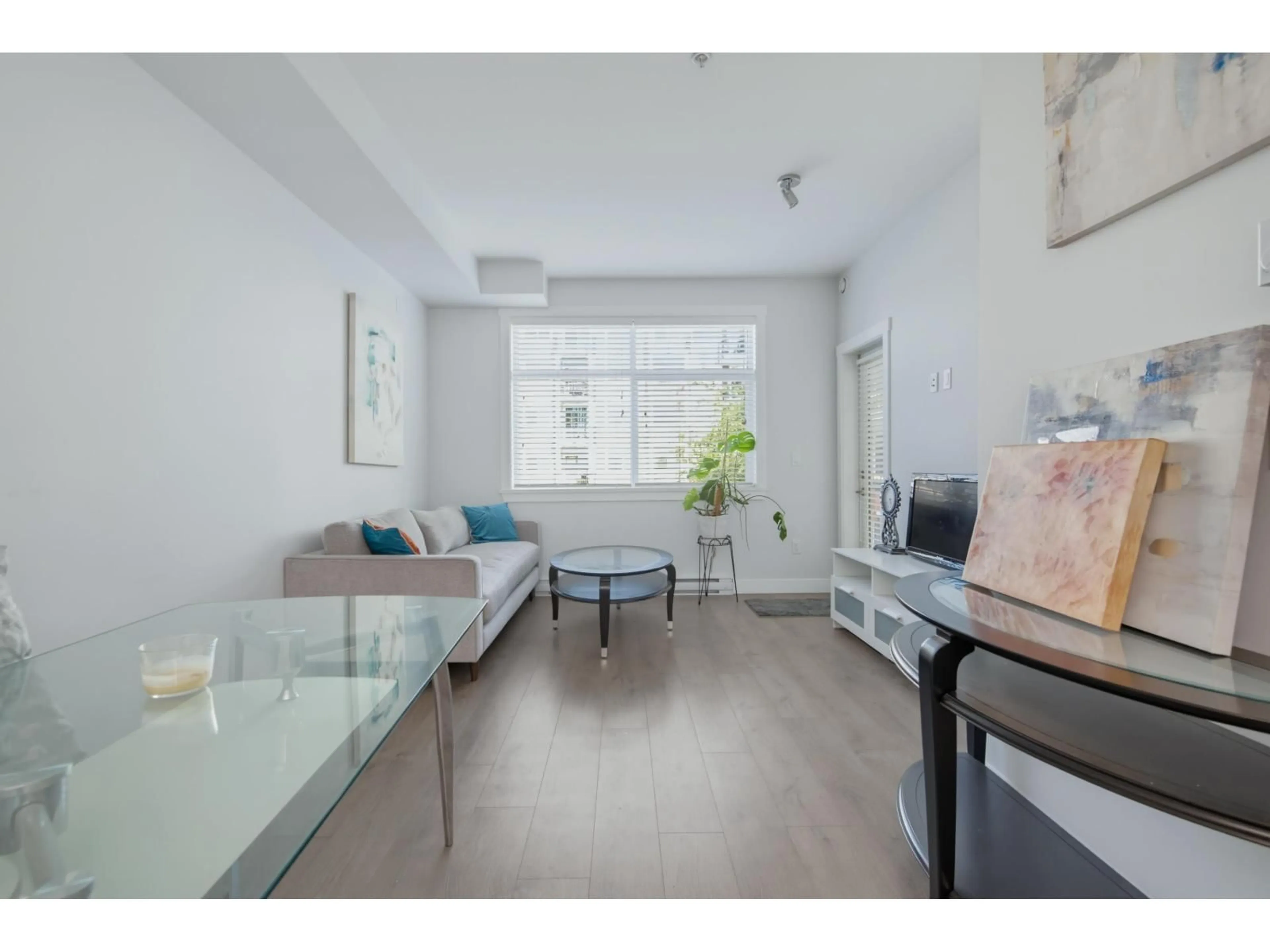 Living room with furniture, unknown for 214 - 20696 EASTLEIGH CRESCENT, Langley British Columbia V3A0M3