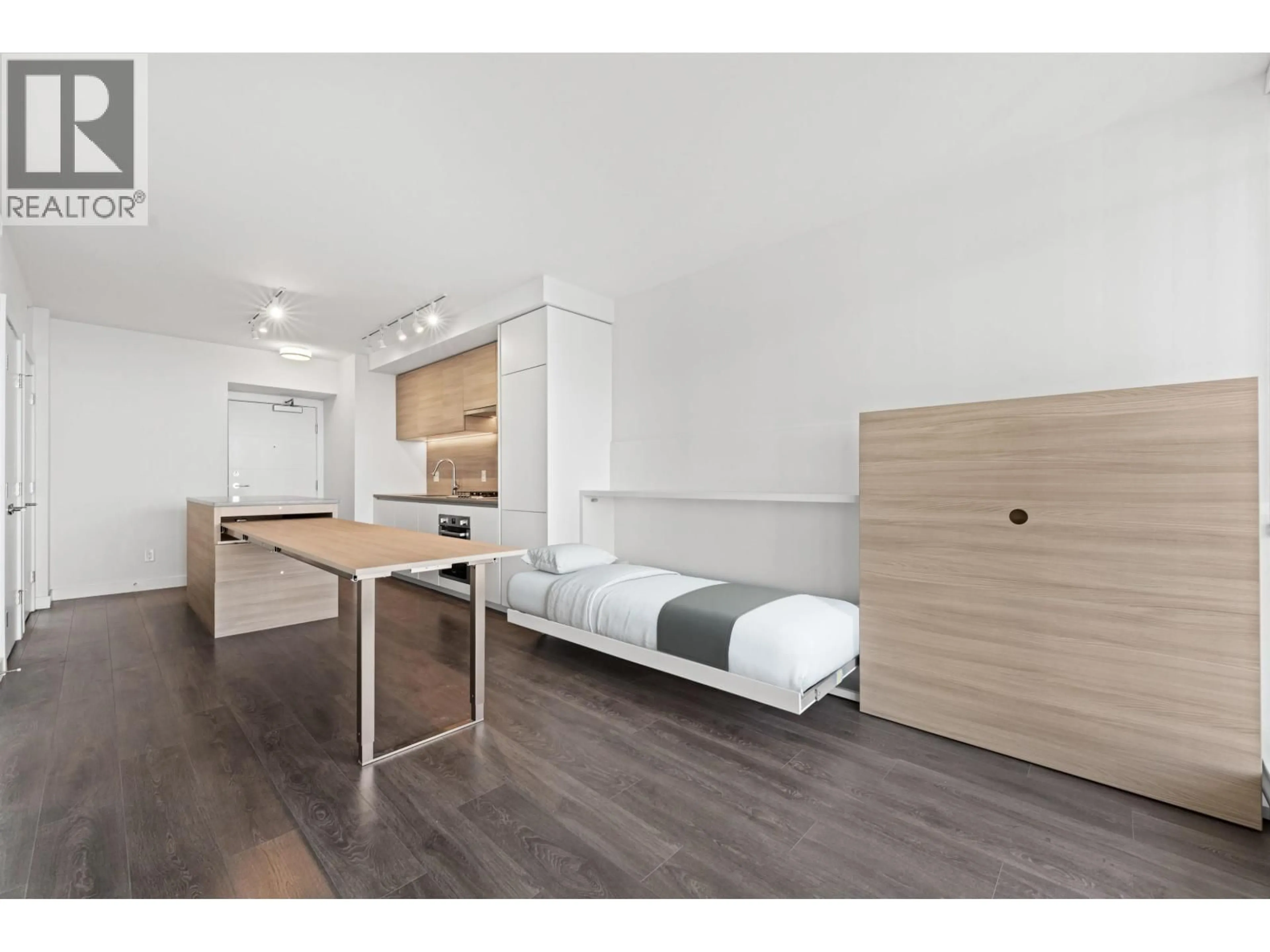 A pic of a room for 2408 - 652 WHITING WAY, Coquitlam British Columbia V3J0K3