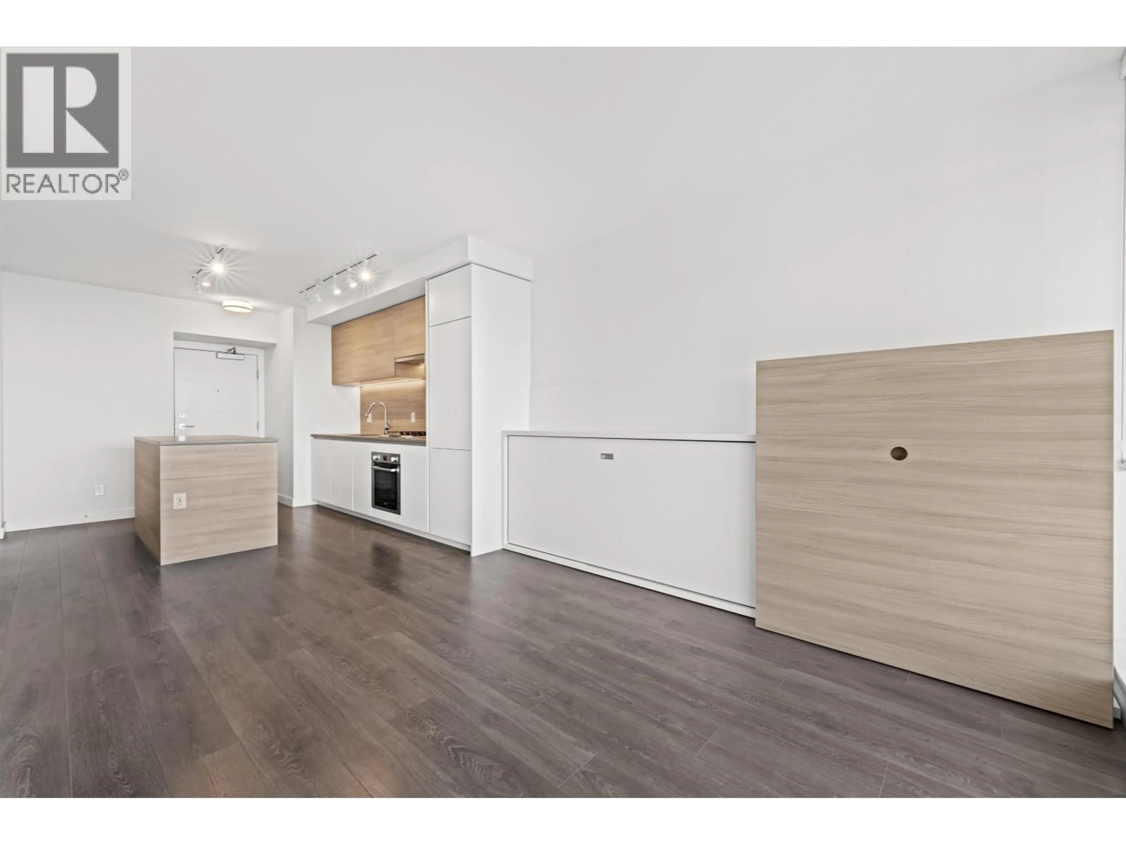 A pic of a room for 2408 - 652 WHITING WAY, Coquitlam British Columbia V3J0K3
