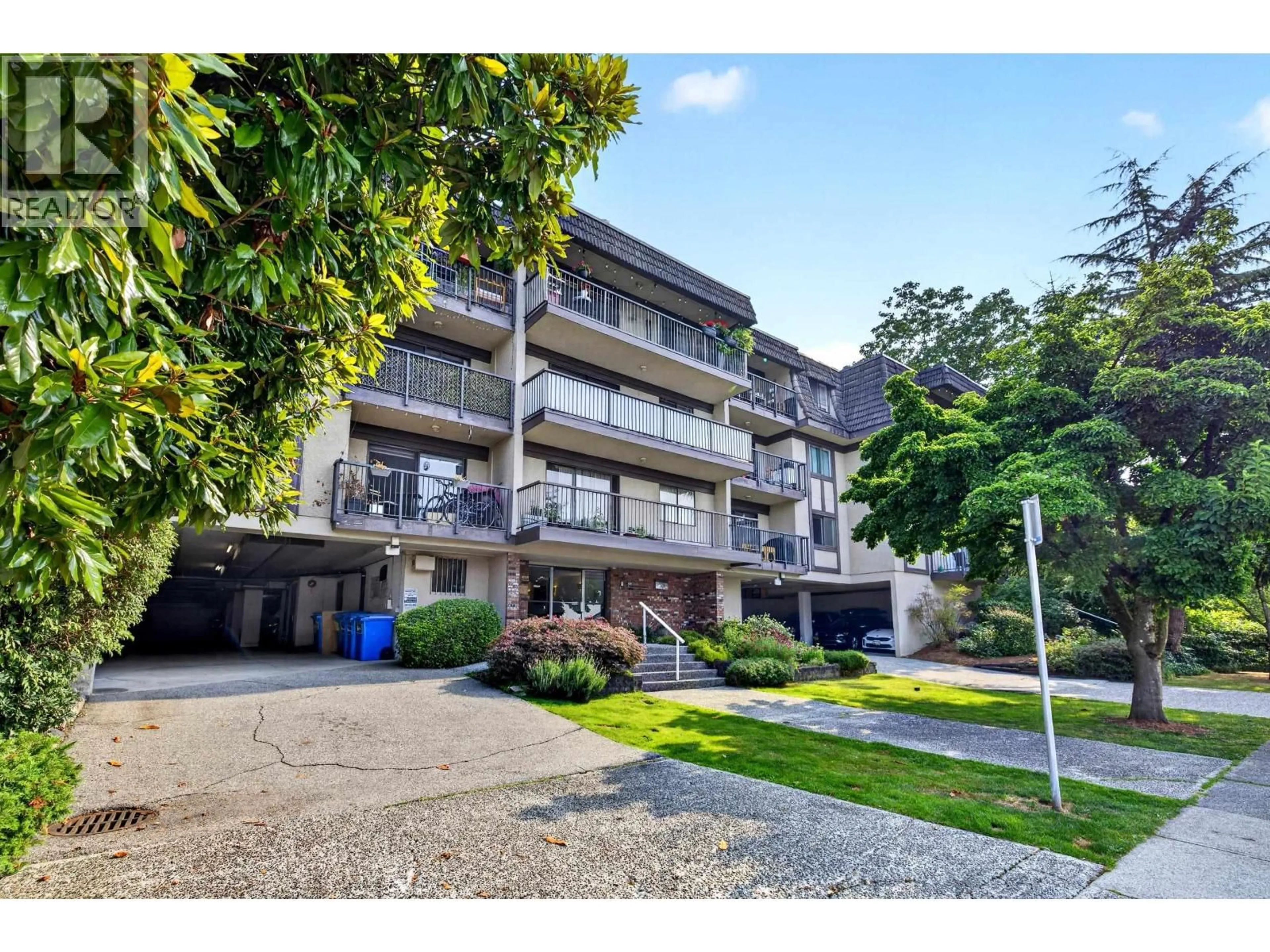 A pic from outside/outdoor area/front of a property/back of a property/a pic from drone, unknown for 307 - 252 2ND STREET, North Vancouver British Columbia V7M1C8