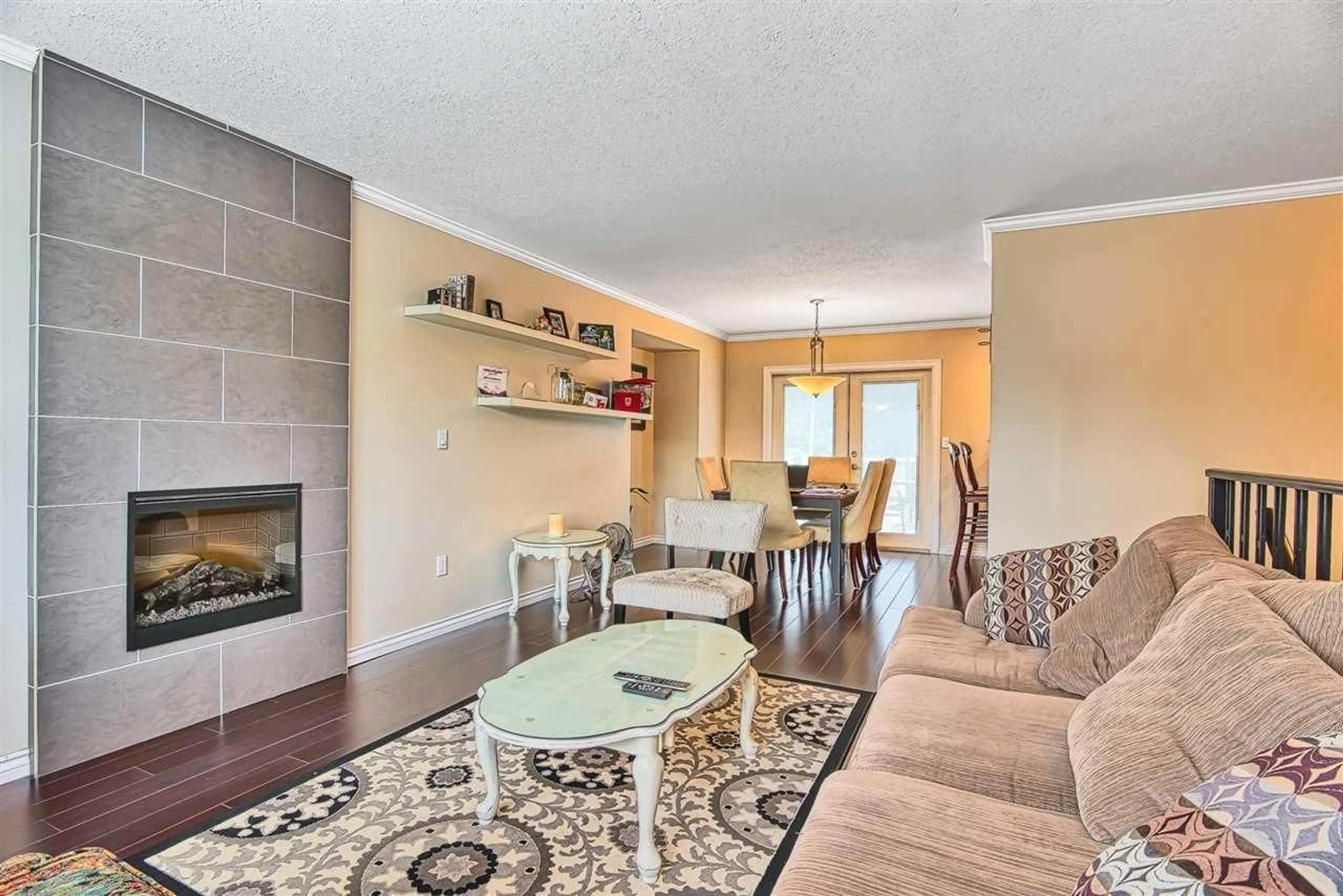 Living room with furniture, unknown for 6297 172A STREET, Surrey British Columbia V3S6V4