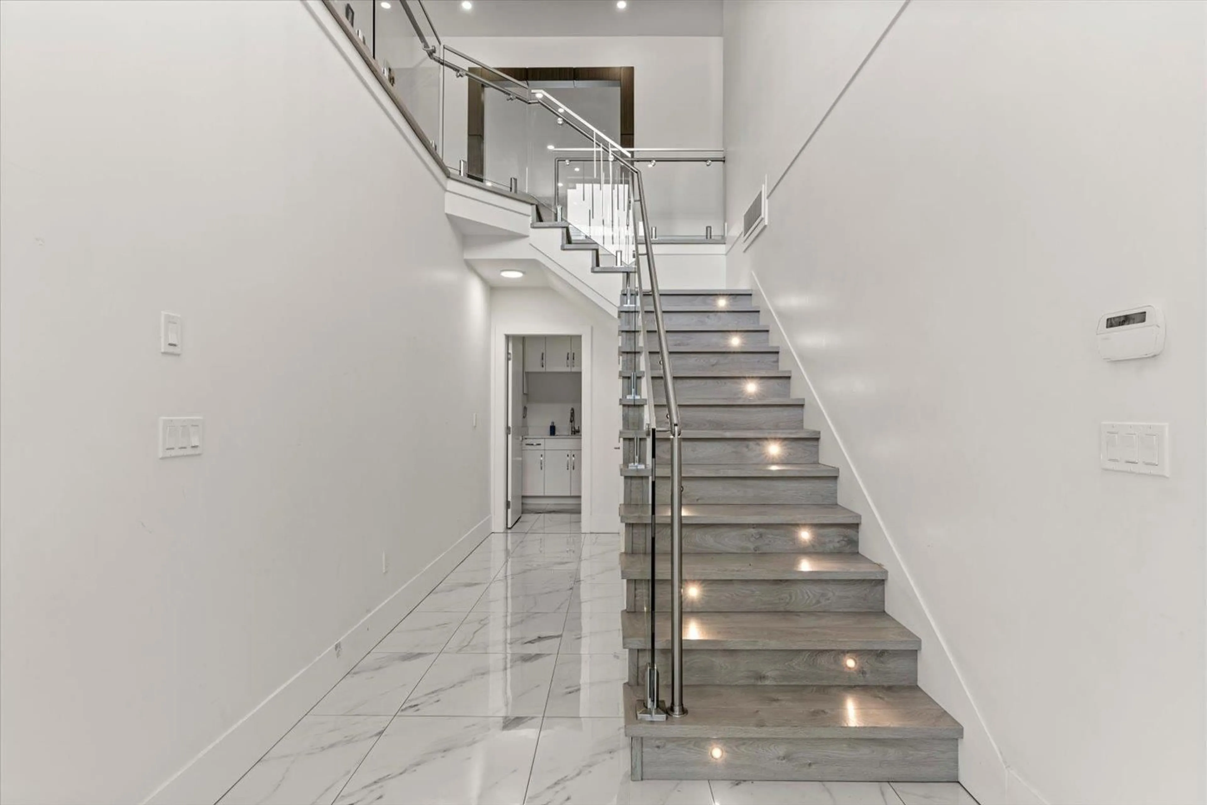 Stairs for 9710 HEMLOCK STREET, Chilliwack British Columbia V2P5J6